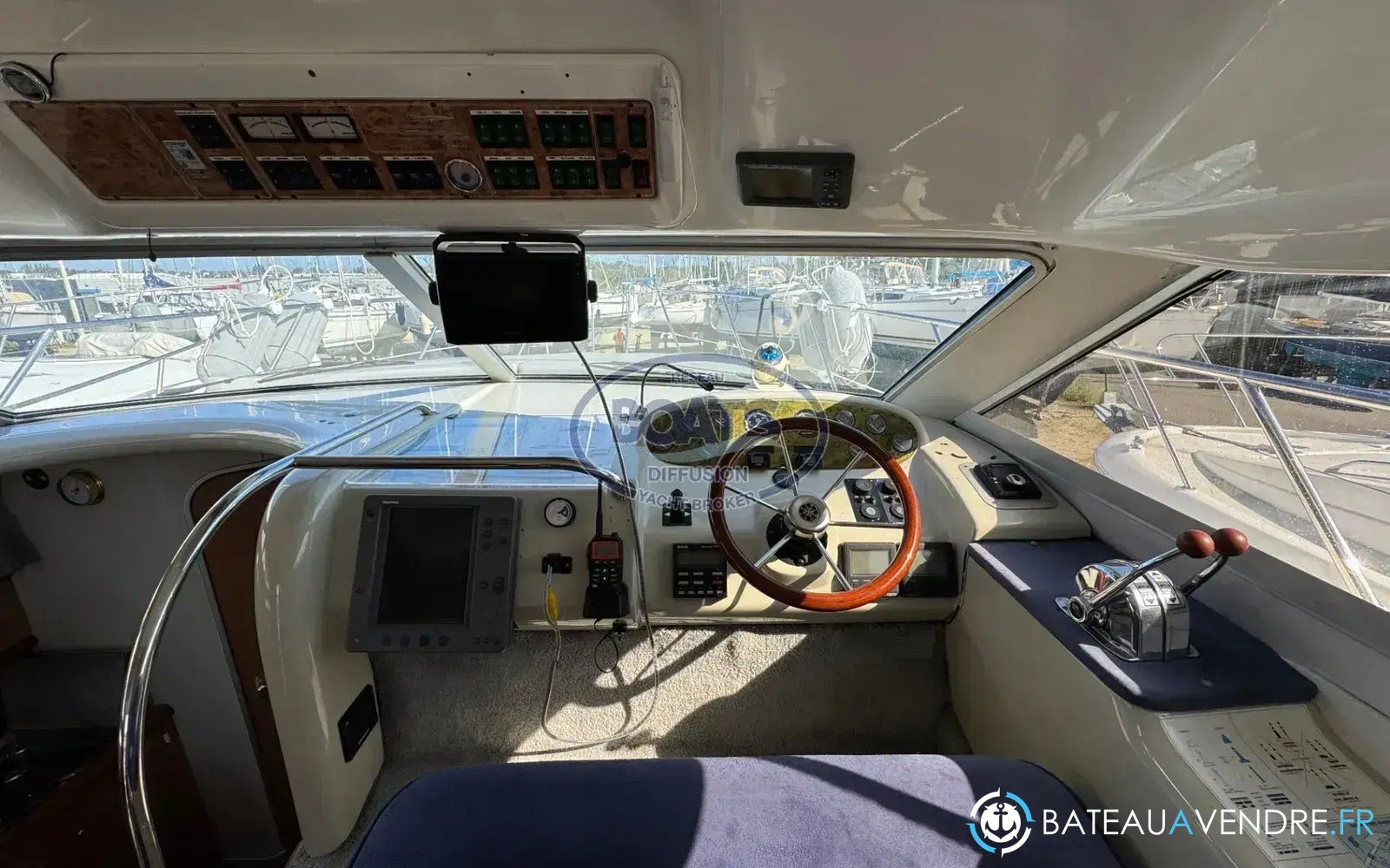 slider 11 Sealine Statesman 360