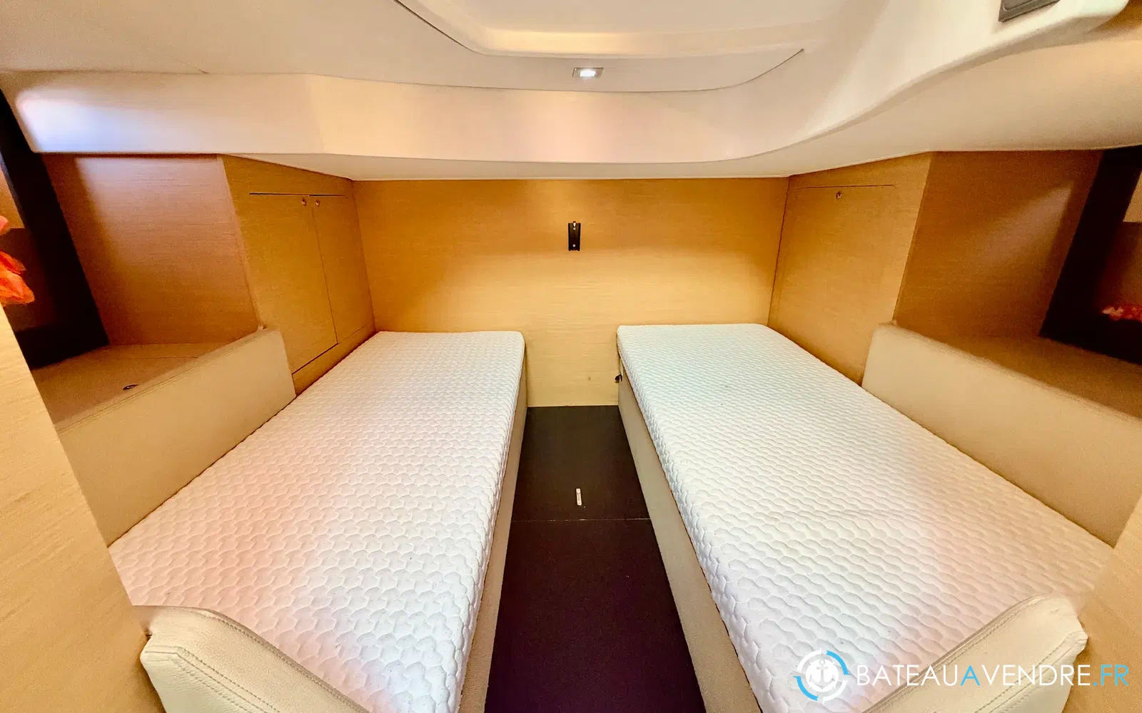 slider 34 Beneteau Monte Carlo 37 HT