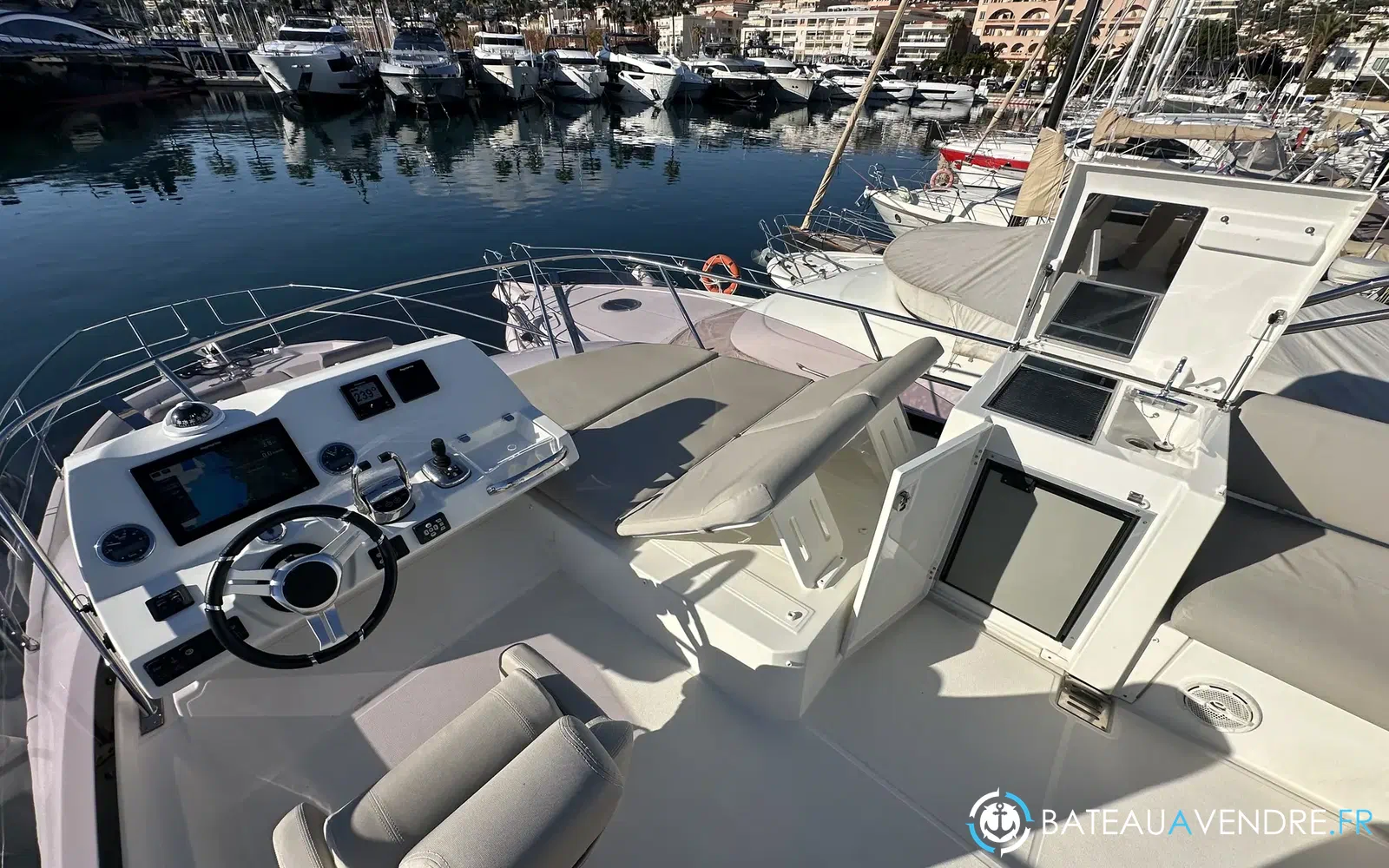 slider 9 Prestige Yachts 420 Fly