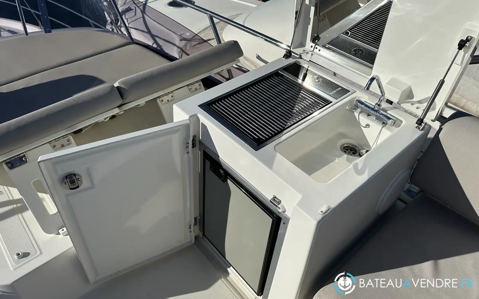 slider 11 Prestige Yachts 420 Fly