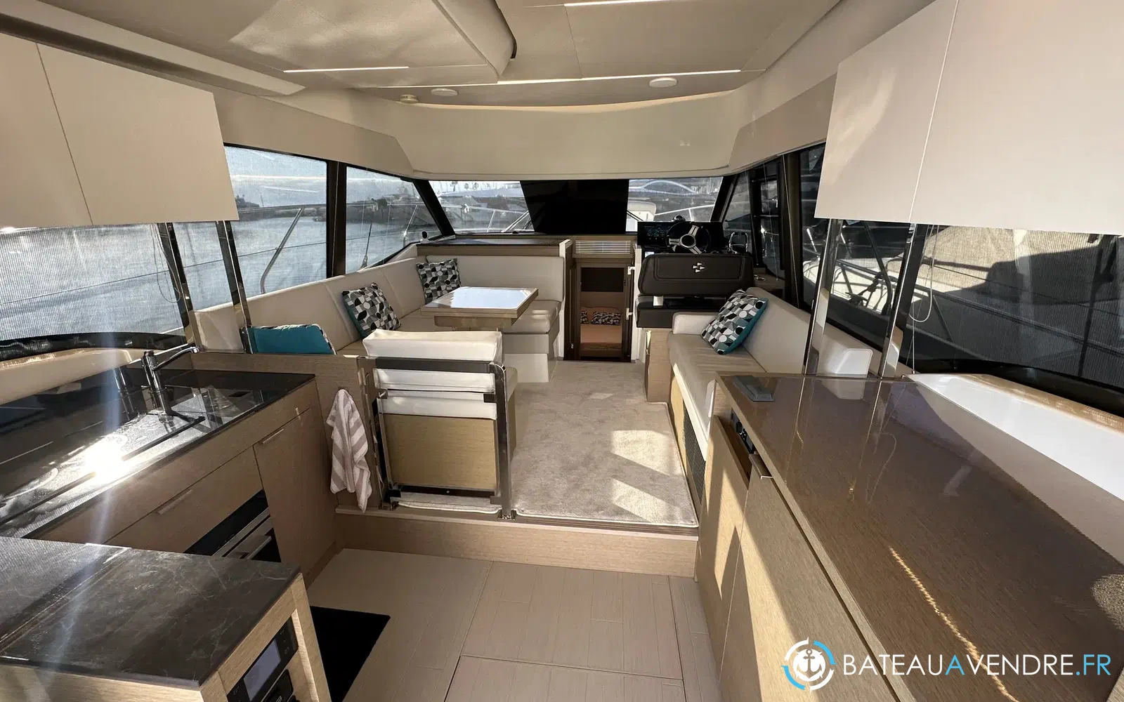 slider 18 Prestige Yachts 420 Fly