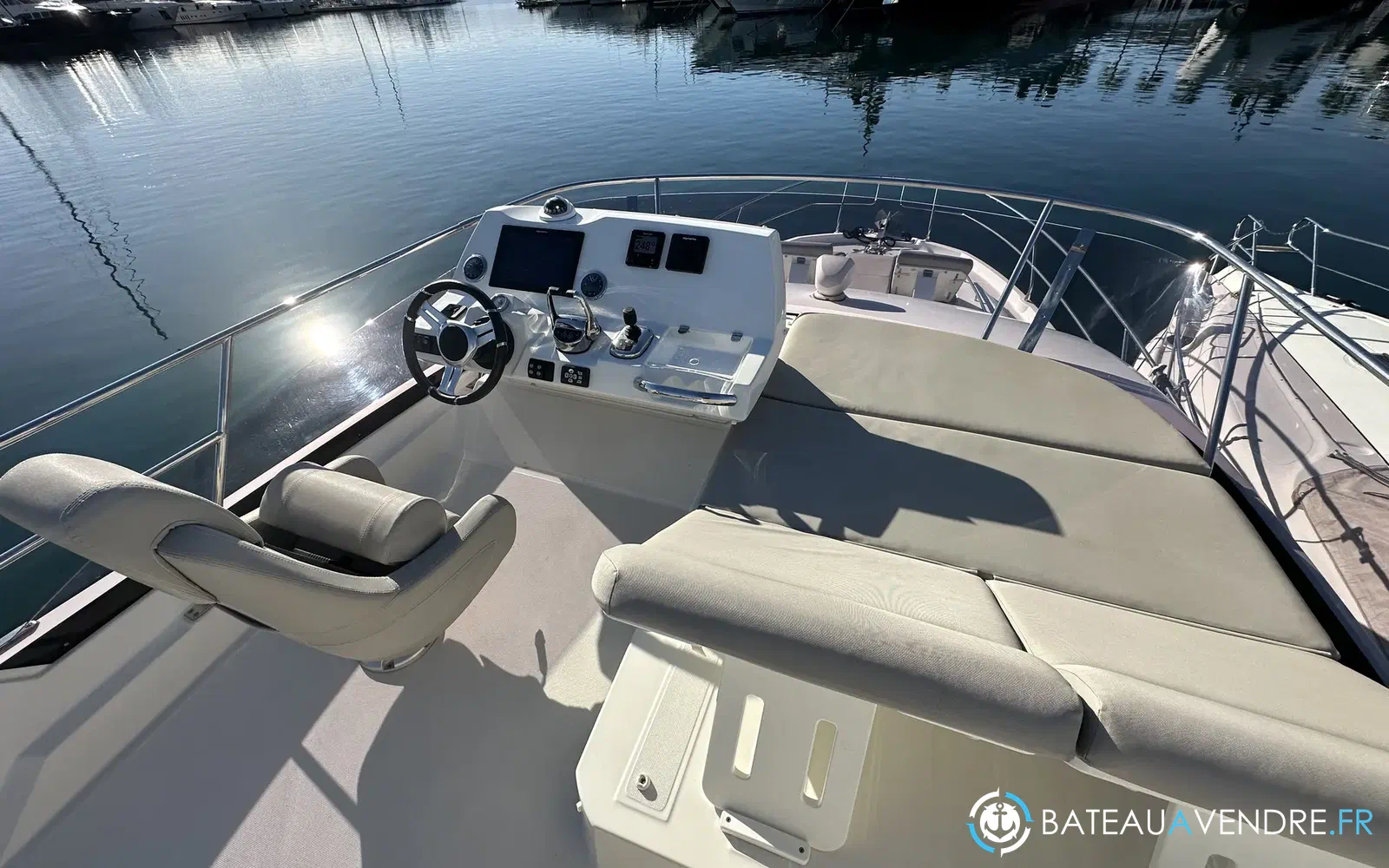 slider 8 Prestige Yachts 420 Fly