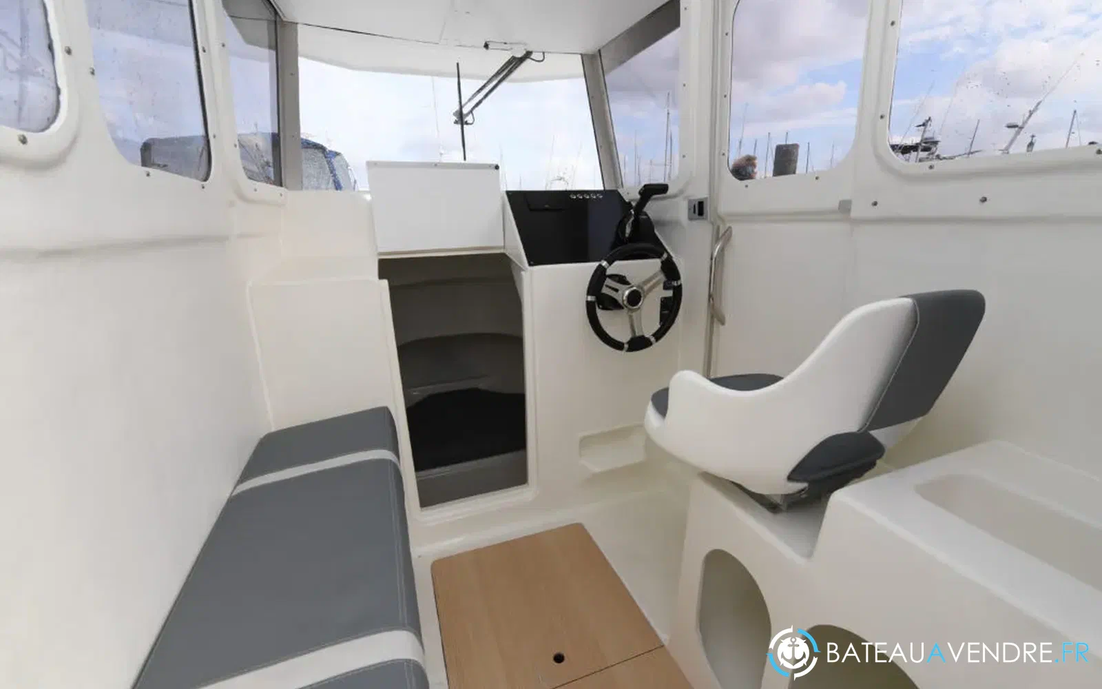 slider 7 Pacific Craft 750 TIMONIER