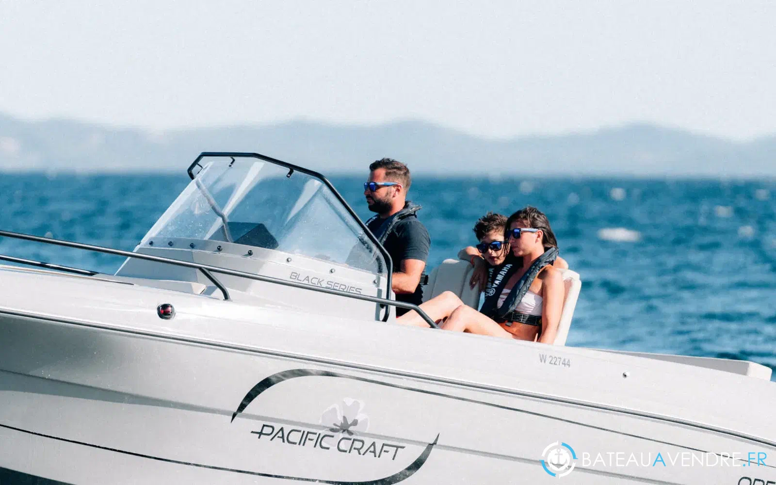 slider 2 Pacific Craft 695
