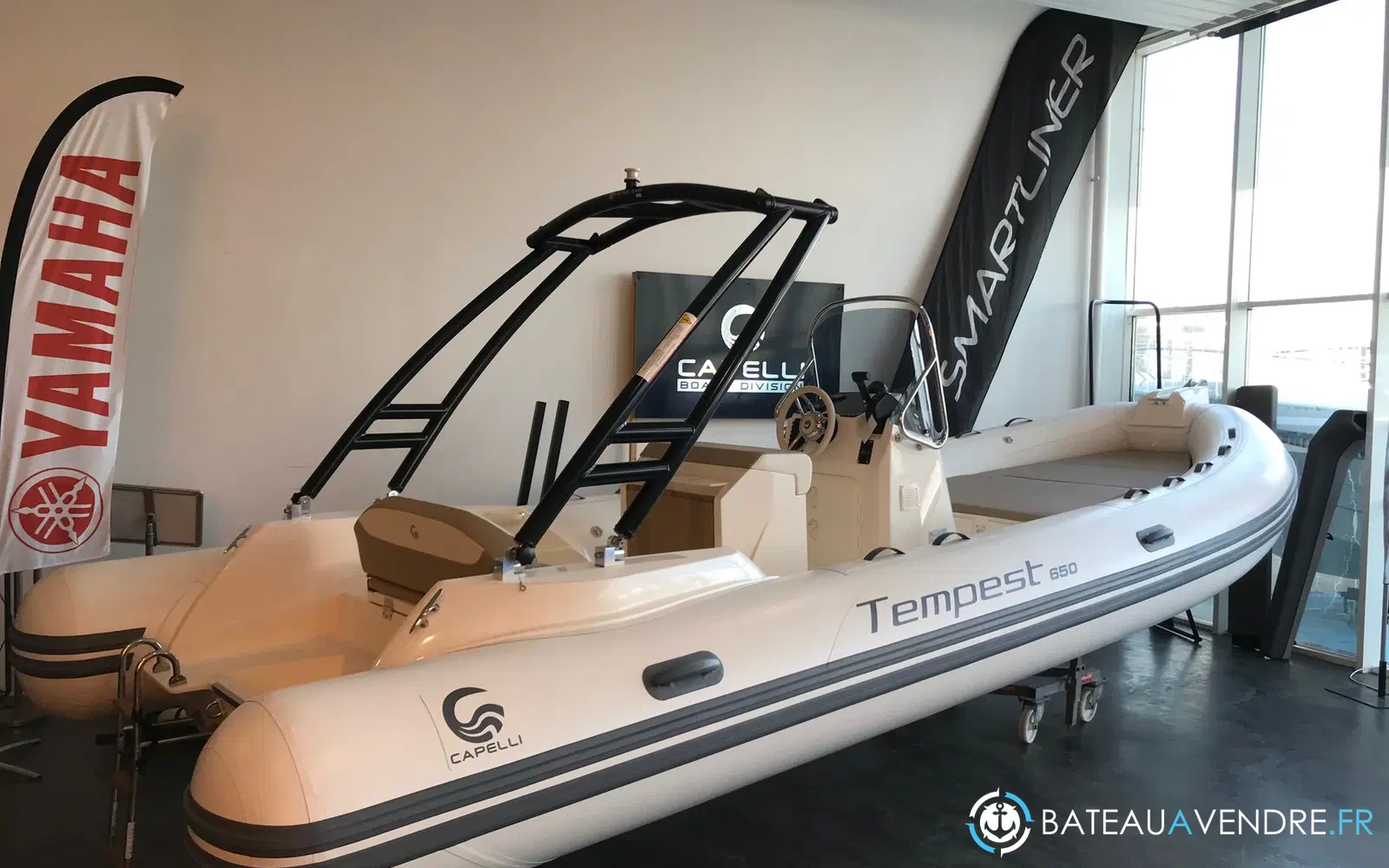 slider 2 Capelli Tempest 650 Open