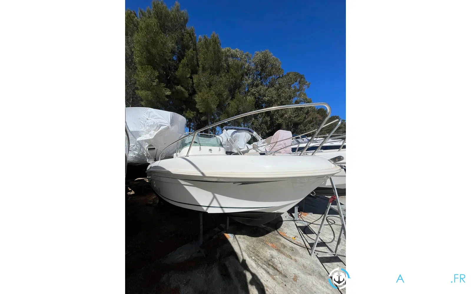 slider 1 Jeanneau Cap Camarat 515