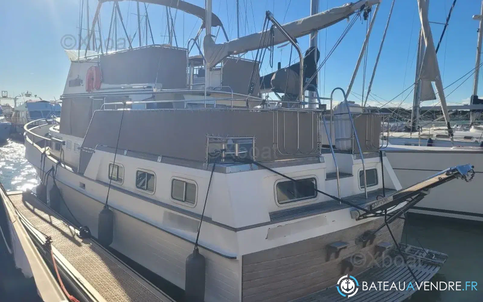 slider 3 American Marine Grand Banks 42 Motor Yacht