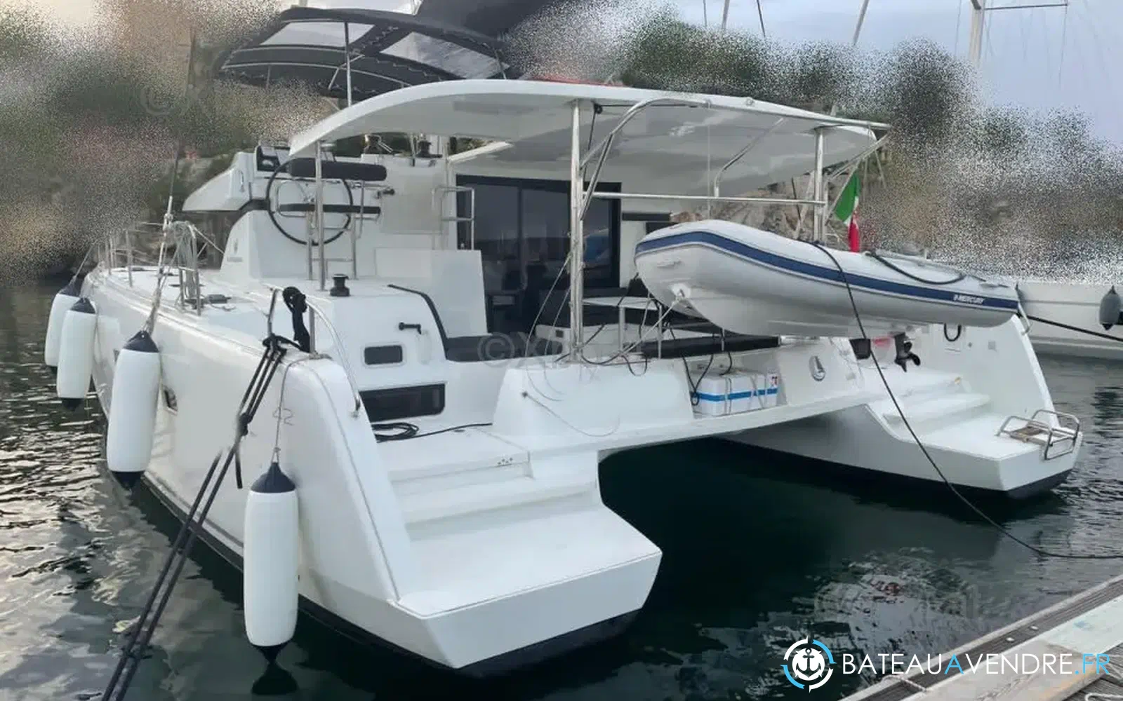 slider 1 Lagoon 42