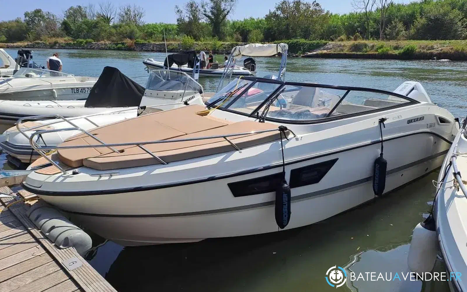 slider 0 Quicksilver Activ 805 Cruiser