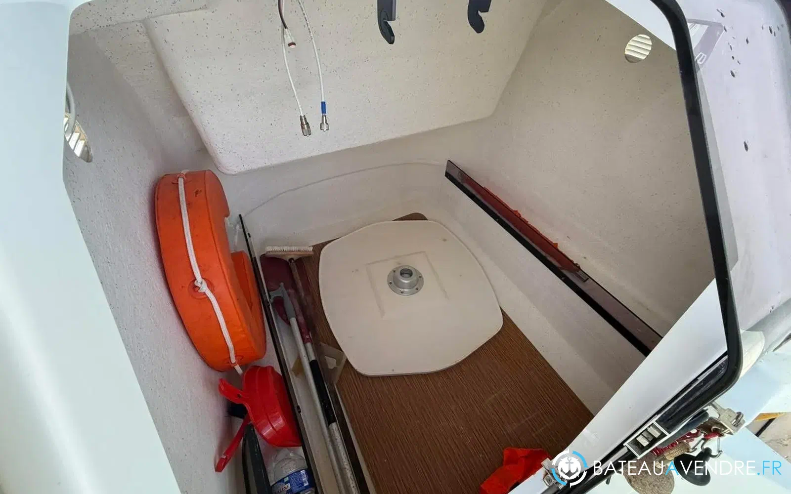 slider 13 Pacific Craft 670 Open