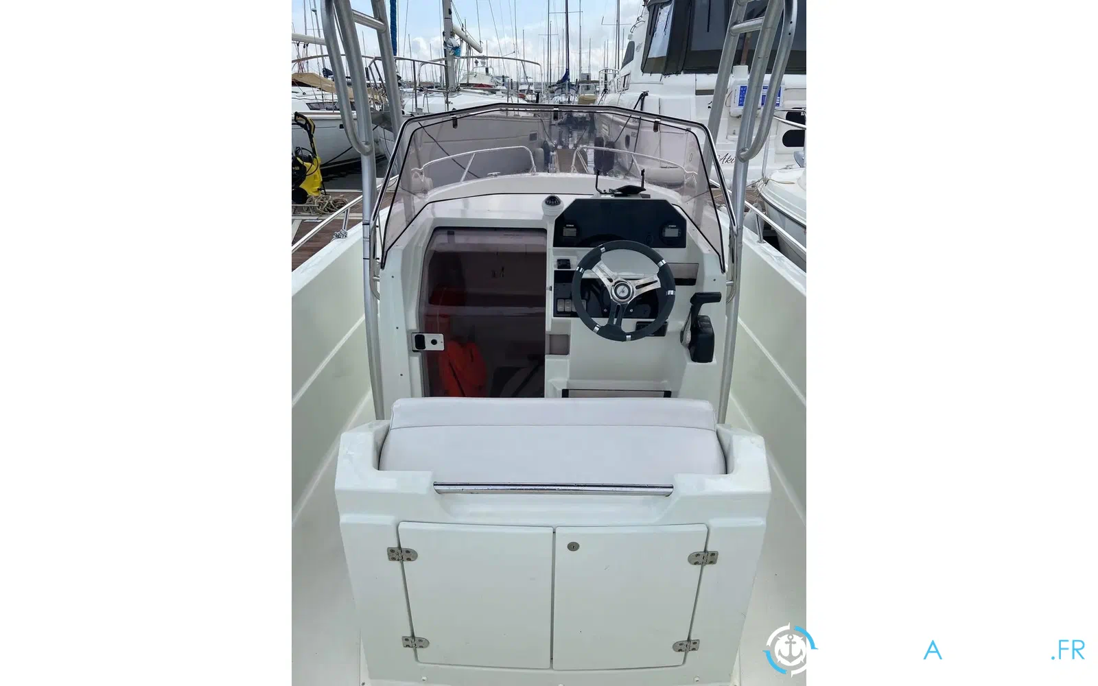 slider 11 Pacific Craft 670 Open