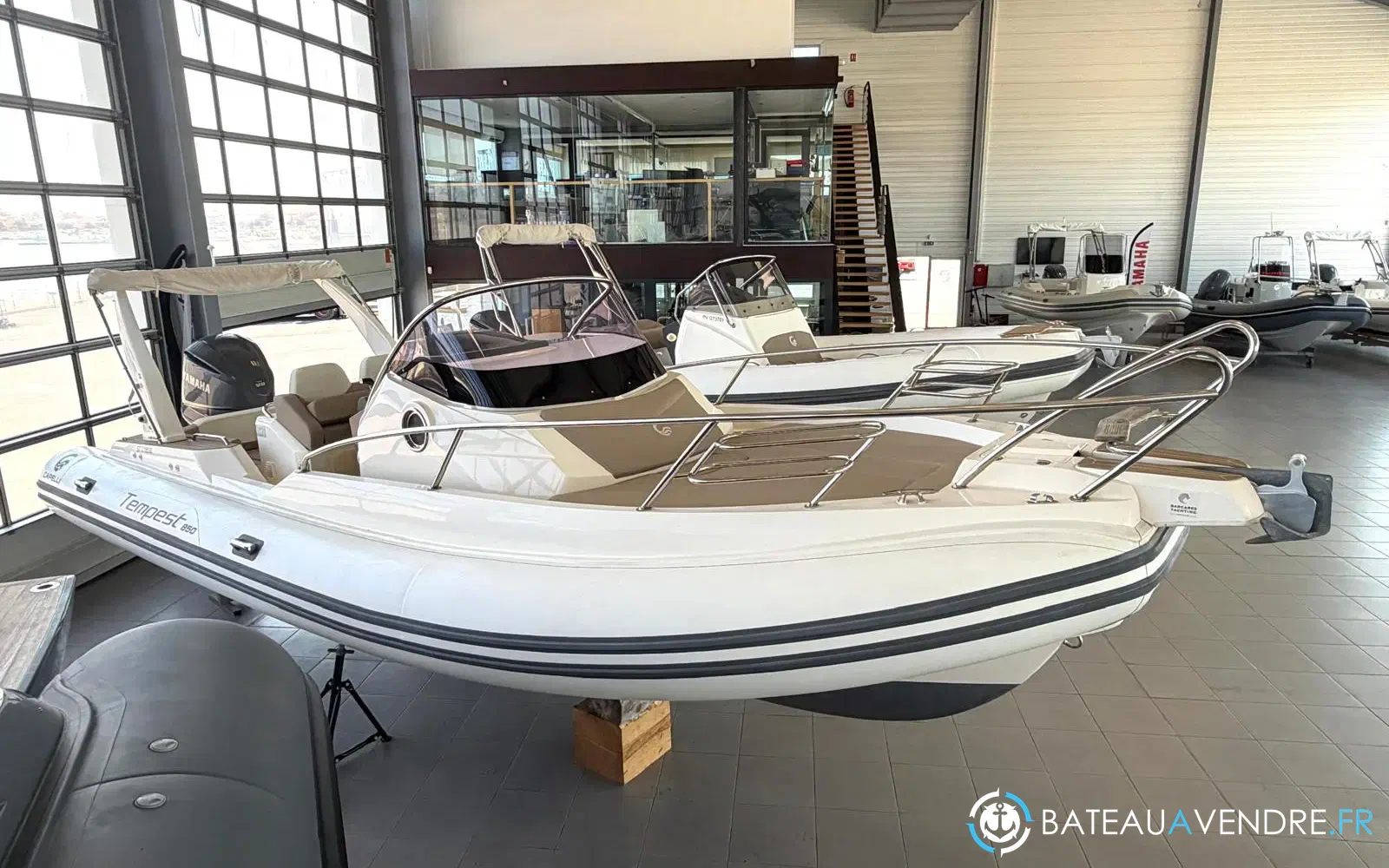 slider 14 Capelli Tempest 850 WA