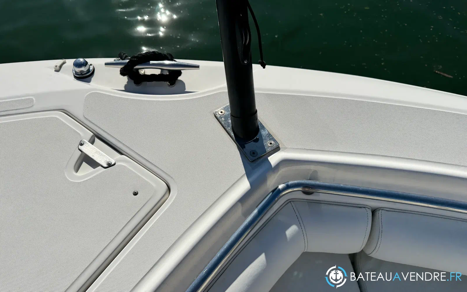 slider 12 Boston Whaler 320 Outrage