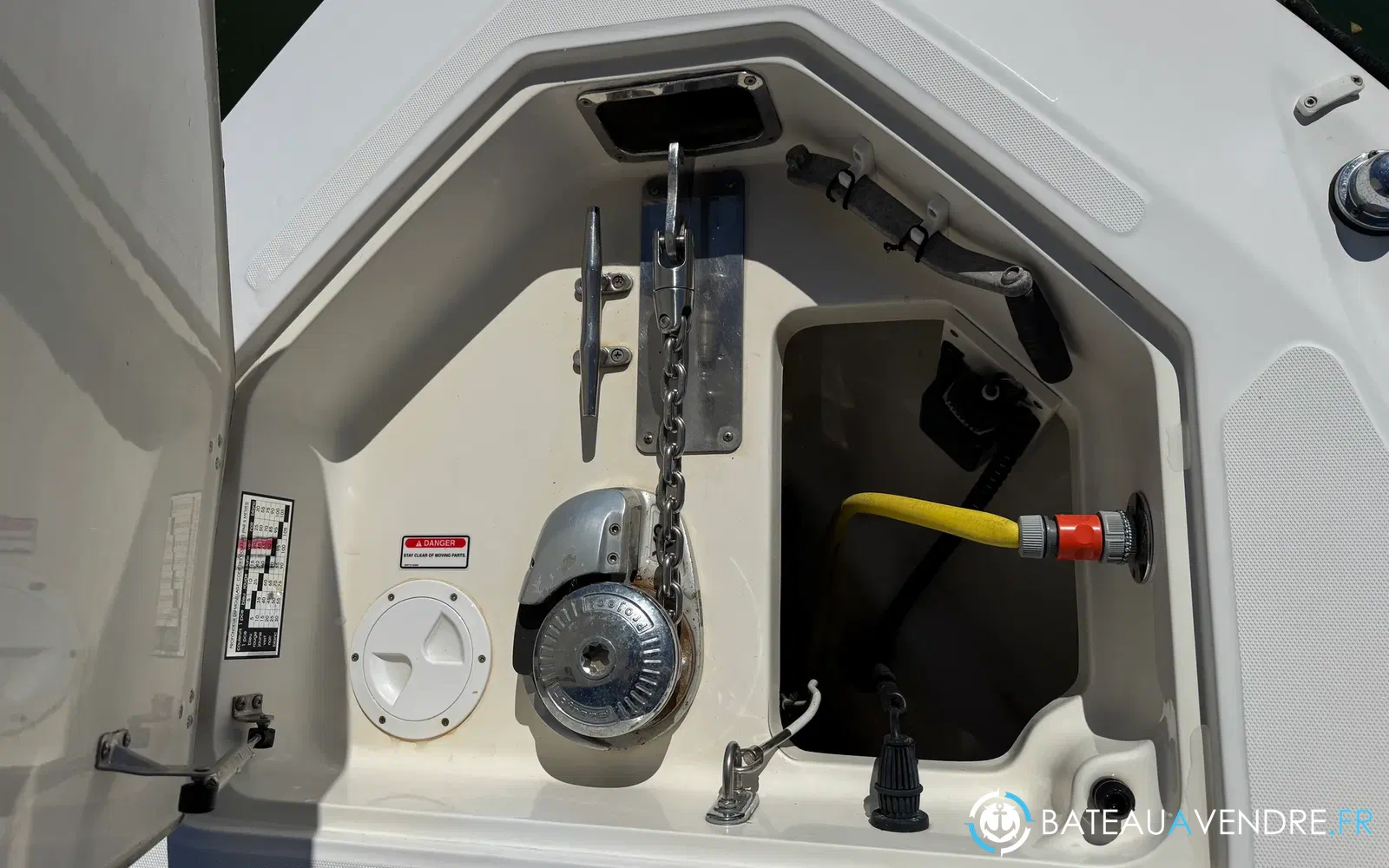 slider 19 Boston Whaler 320 Outrage