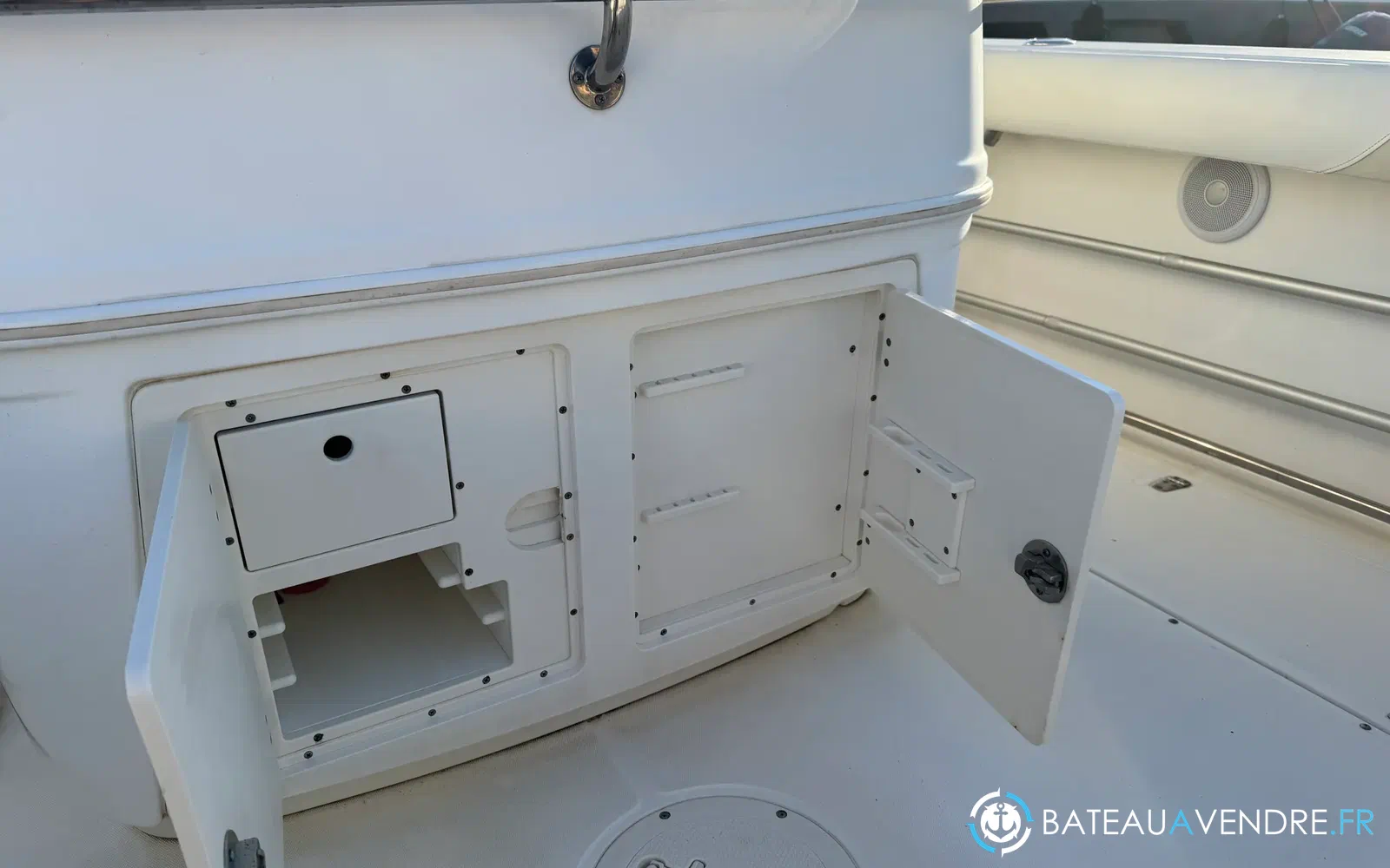 slider 28 Boston Whaler 320 Outrage