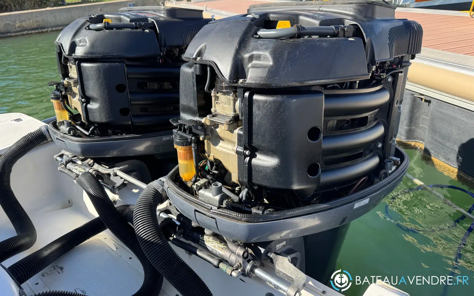 slider 32 Boston Whaler 320 Outrage