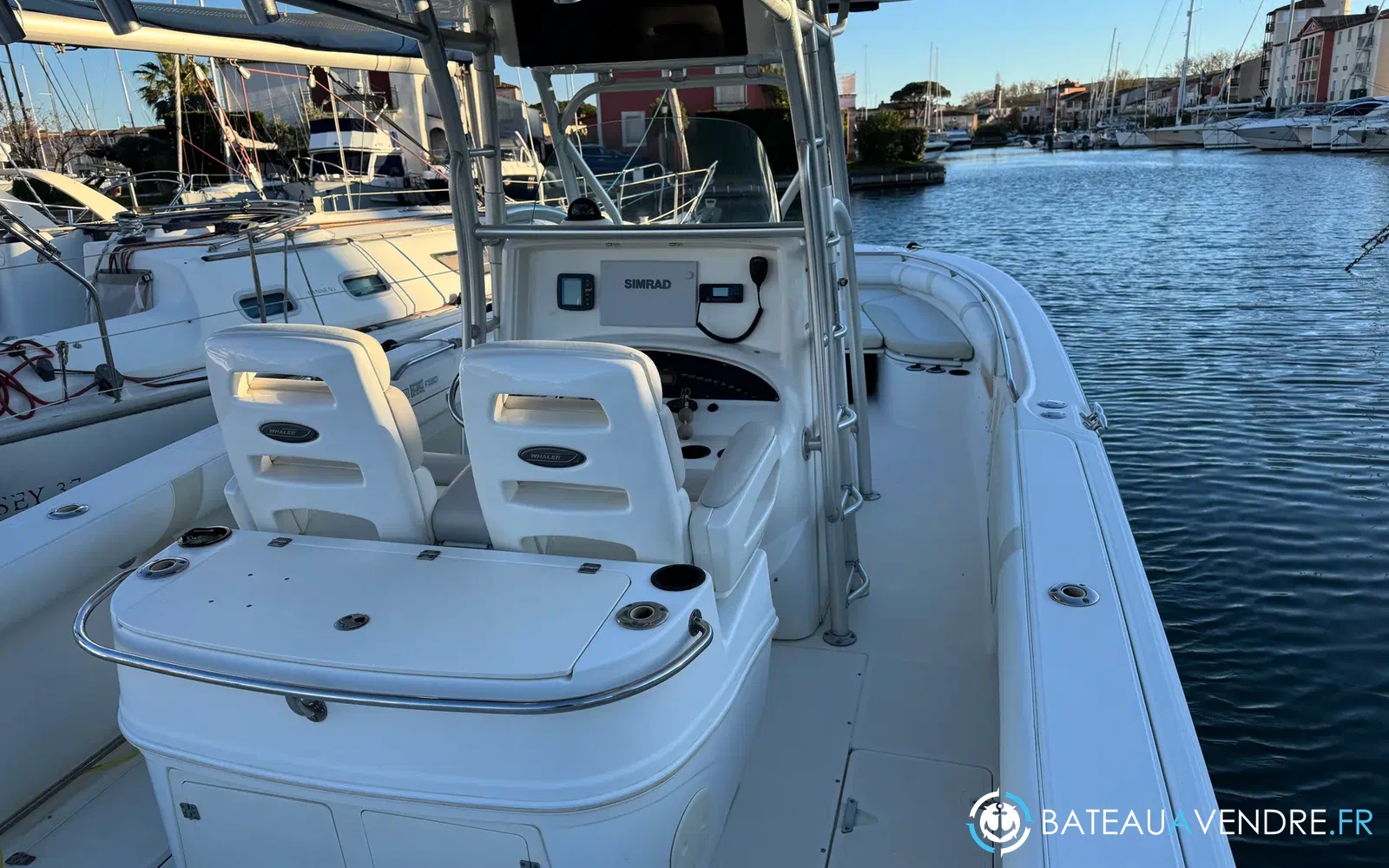 slider 3 Boston Whaler 320 Outrage