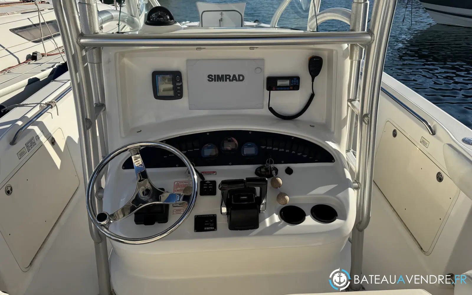 slider 4 Boston Whaler 320 Outrage