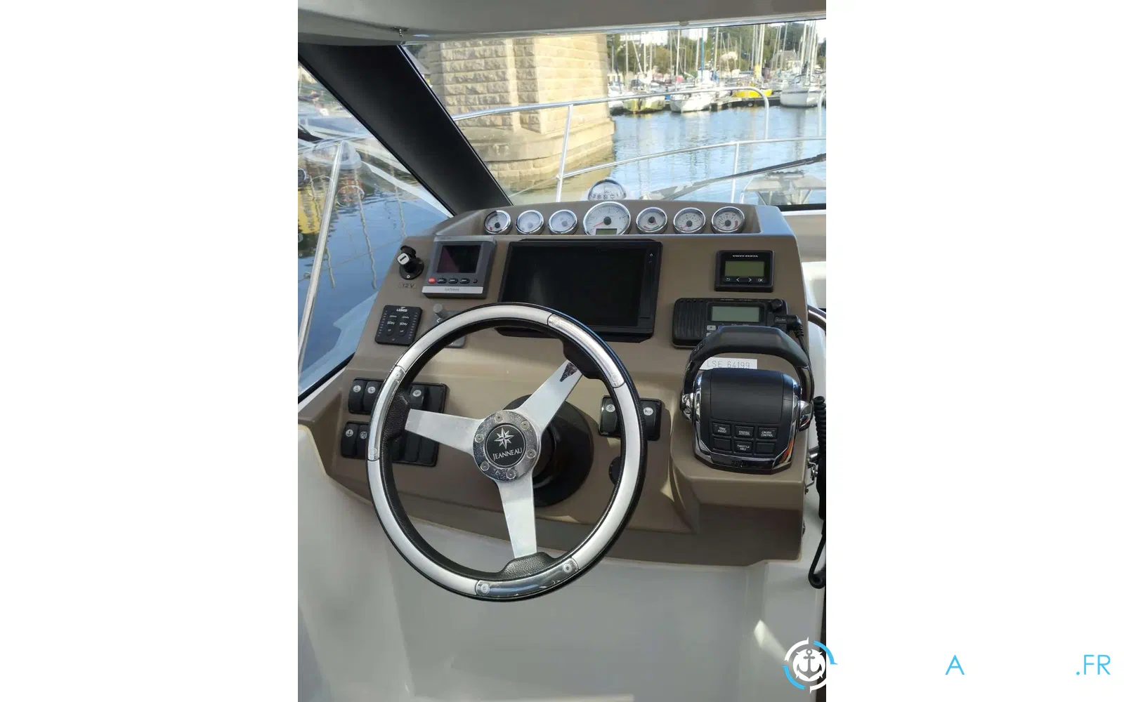 slider 10 Jeanneau NC 9