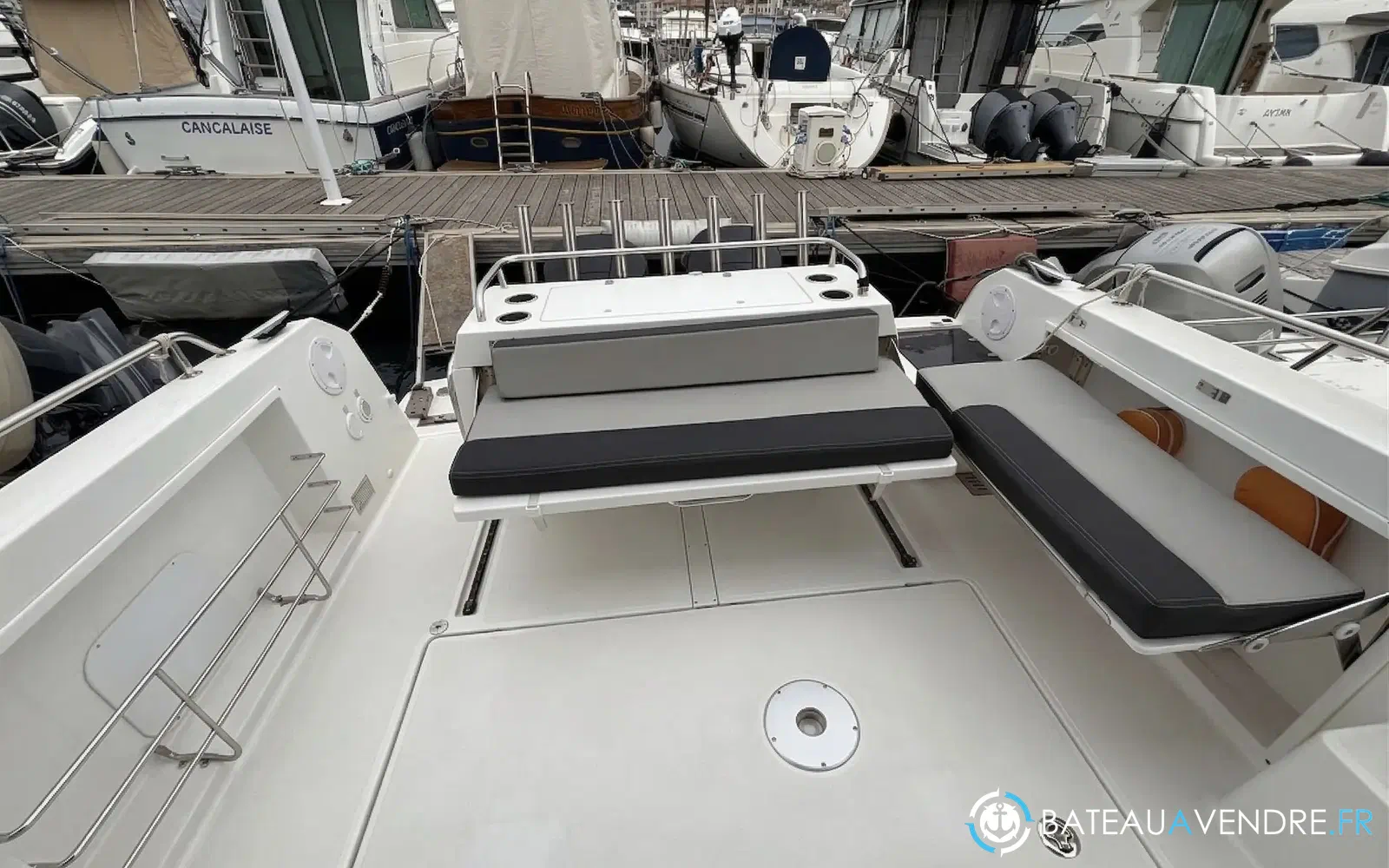slider 10 Jeanneau Merry Fisher 895