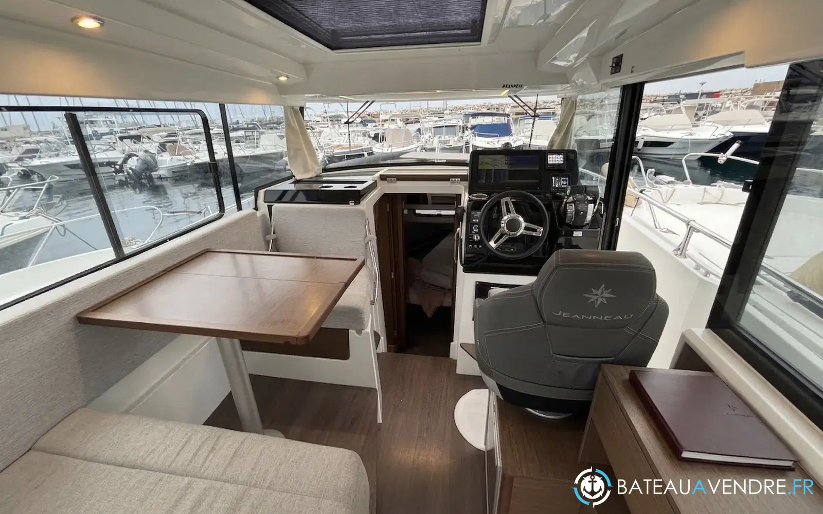 slider 13 Jeanneau Merry Fisher 895