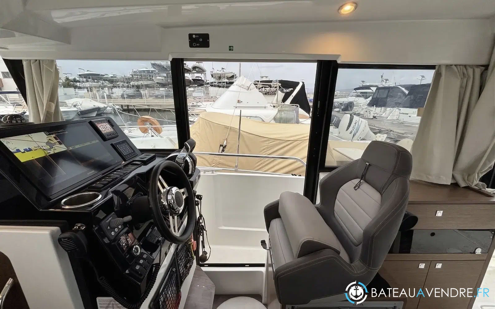 slider 16 Jeanneau Merry Fisher 895