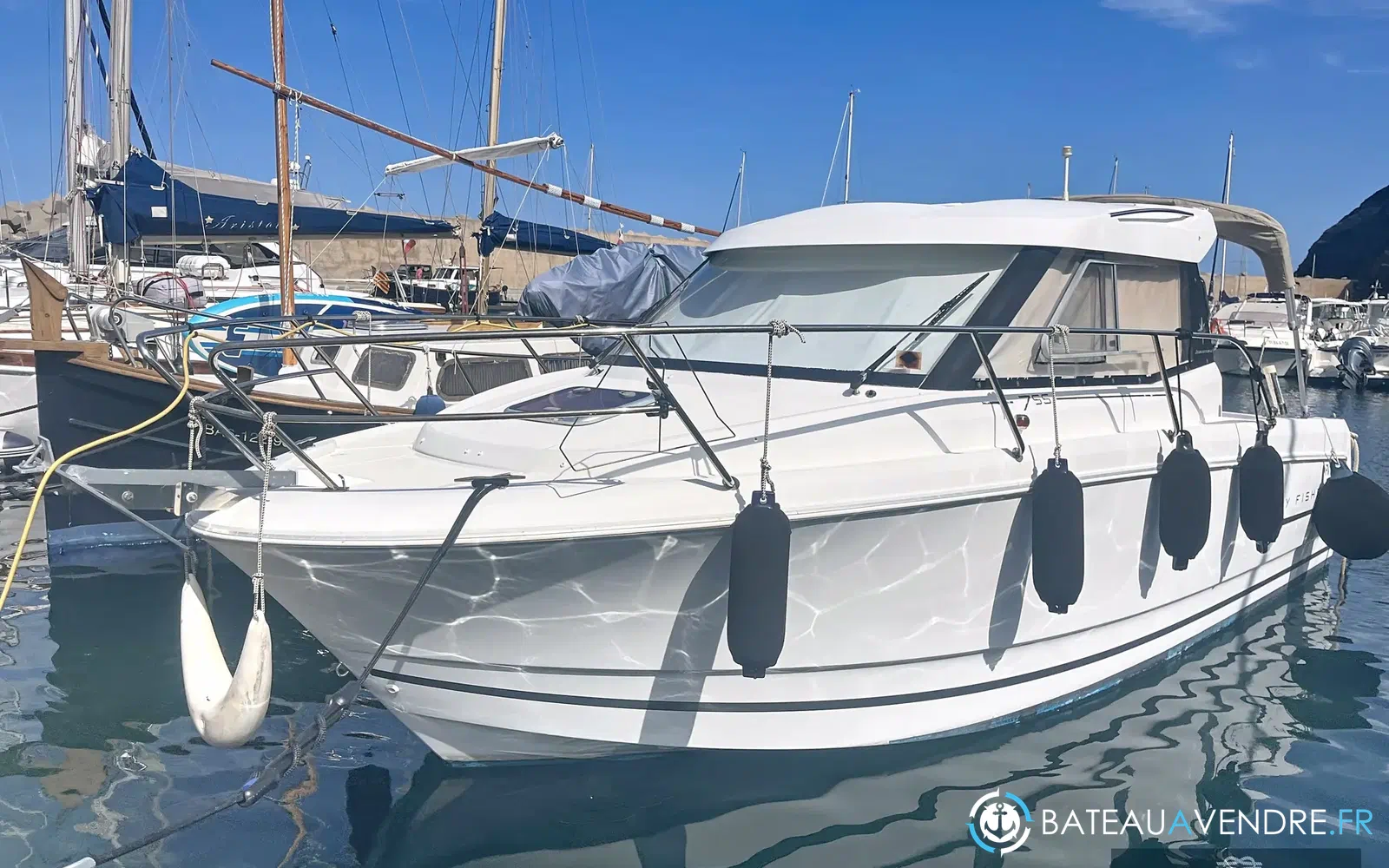 slider 0 Jeanneau Merry Fisher 755