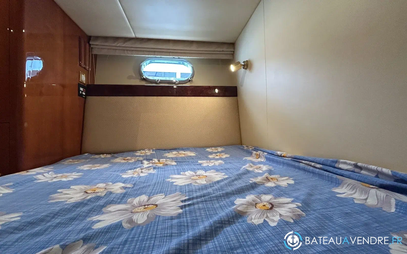 slider 17 Majesty Yachts Majesty 50