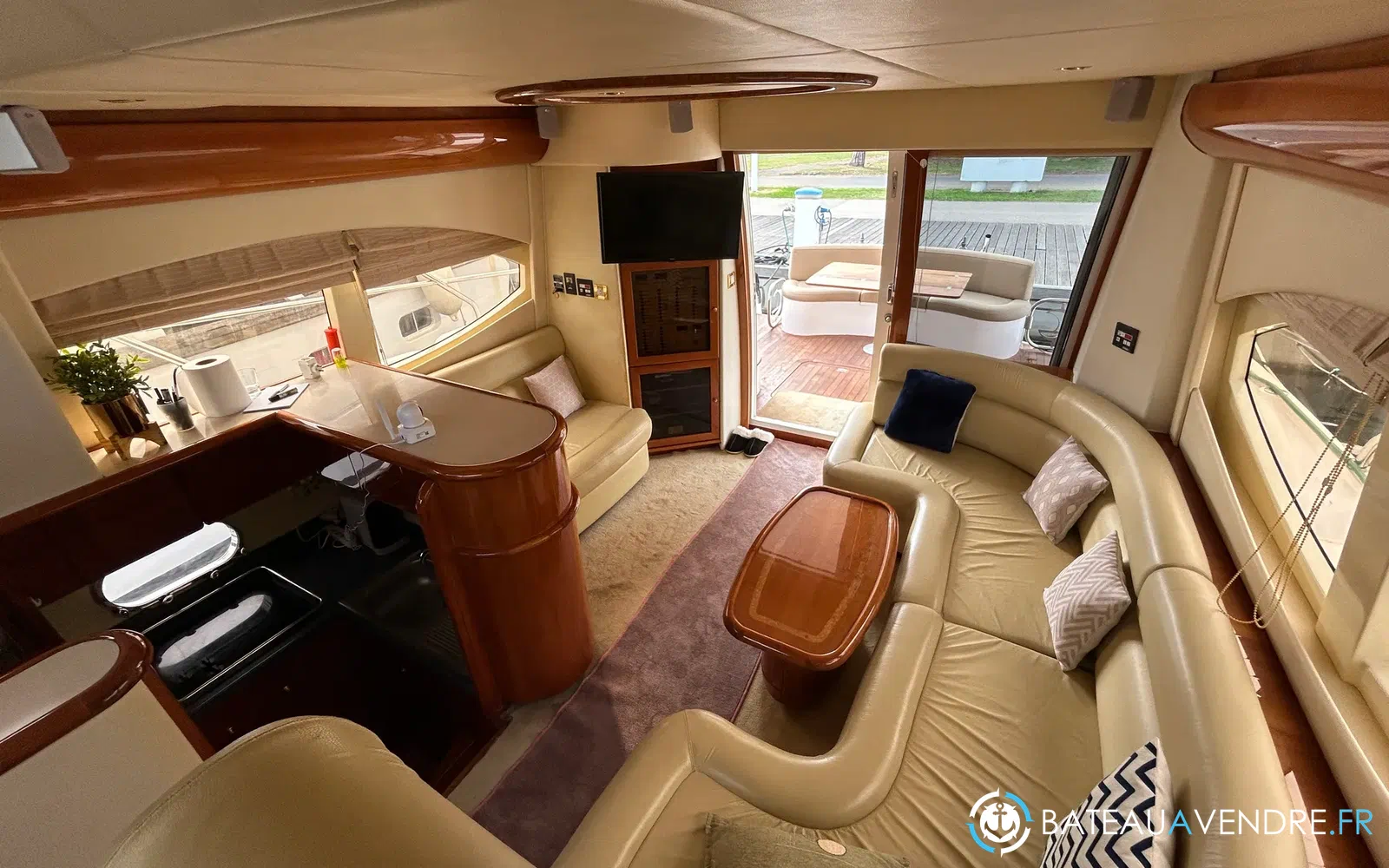 slider 22 Majesty Yachts Majesty 50