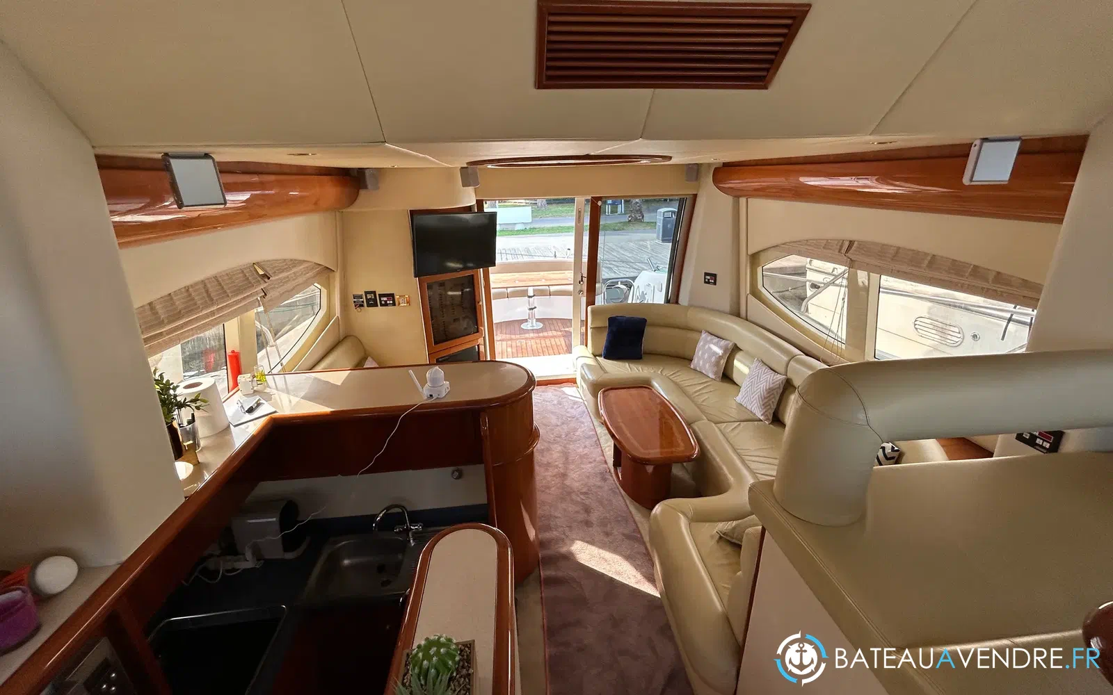 slider 6 Majesty Yachts Majesty 50