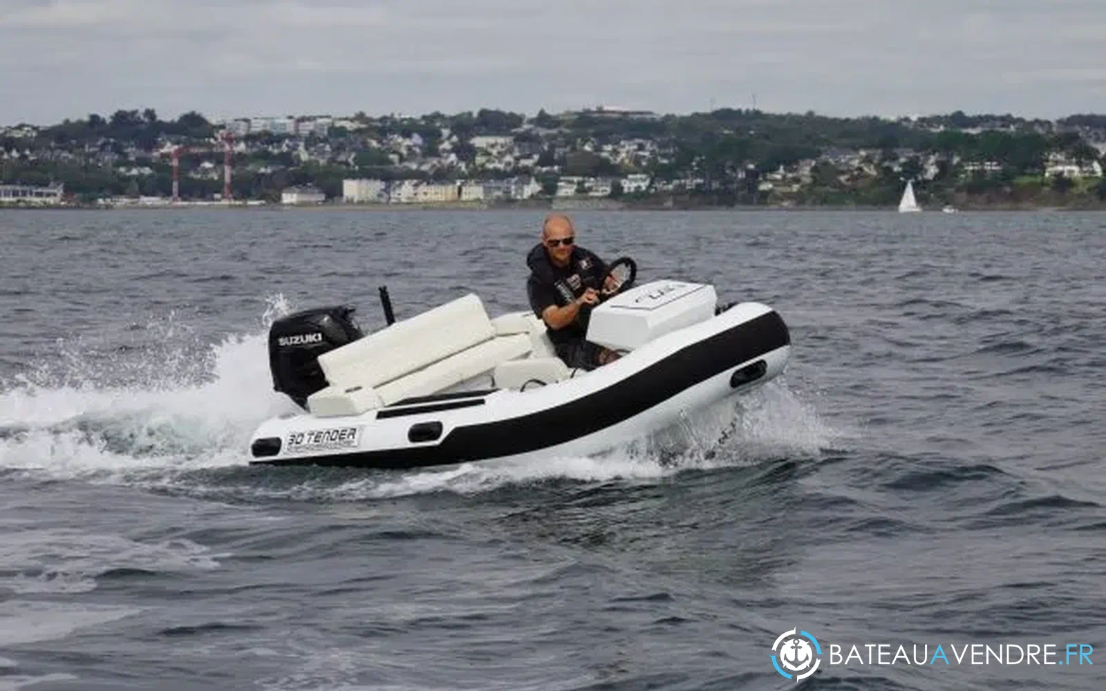 slider 1 3D Tender T33