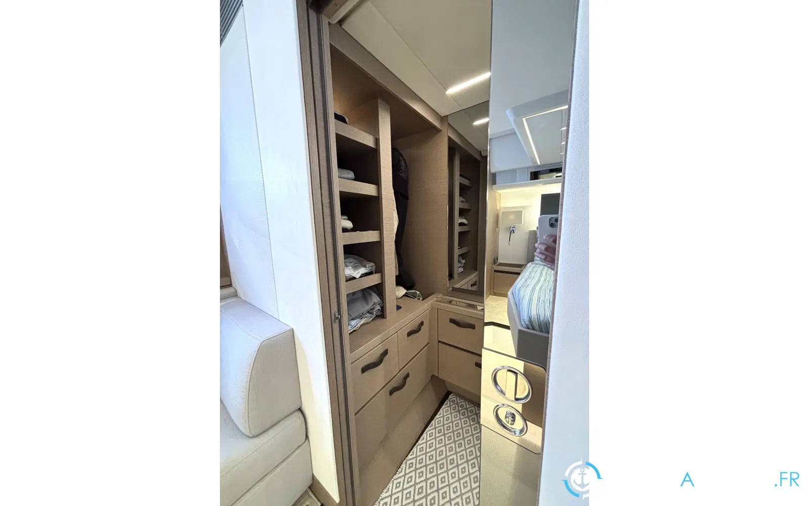 slider 12 Prestige Yachts 590 Fly