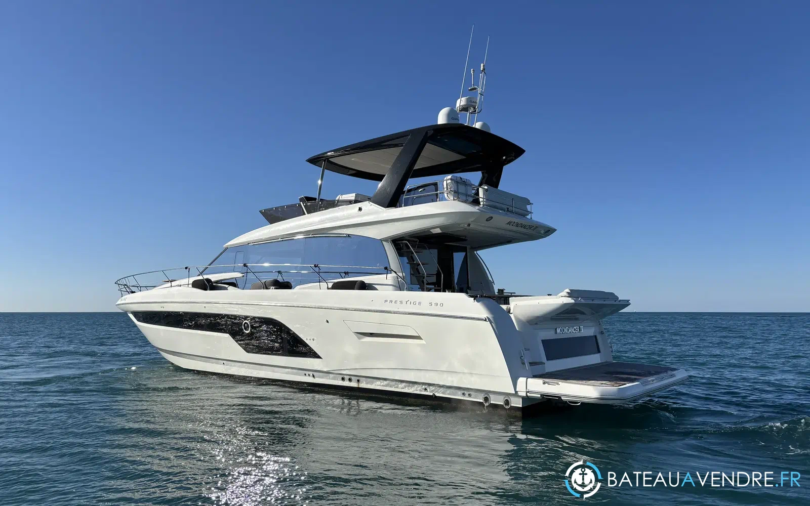 slider 3 Prestige Yachts 590 Fly