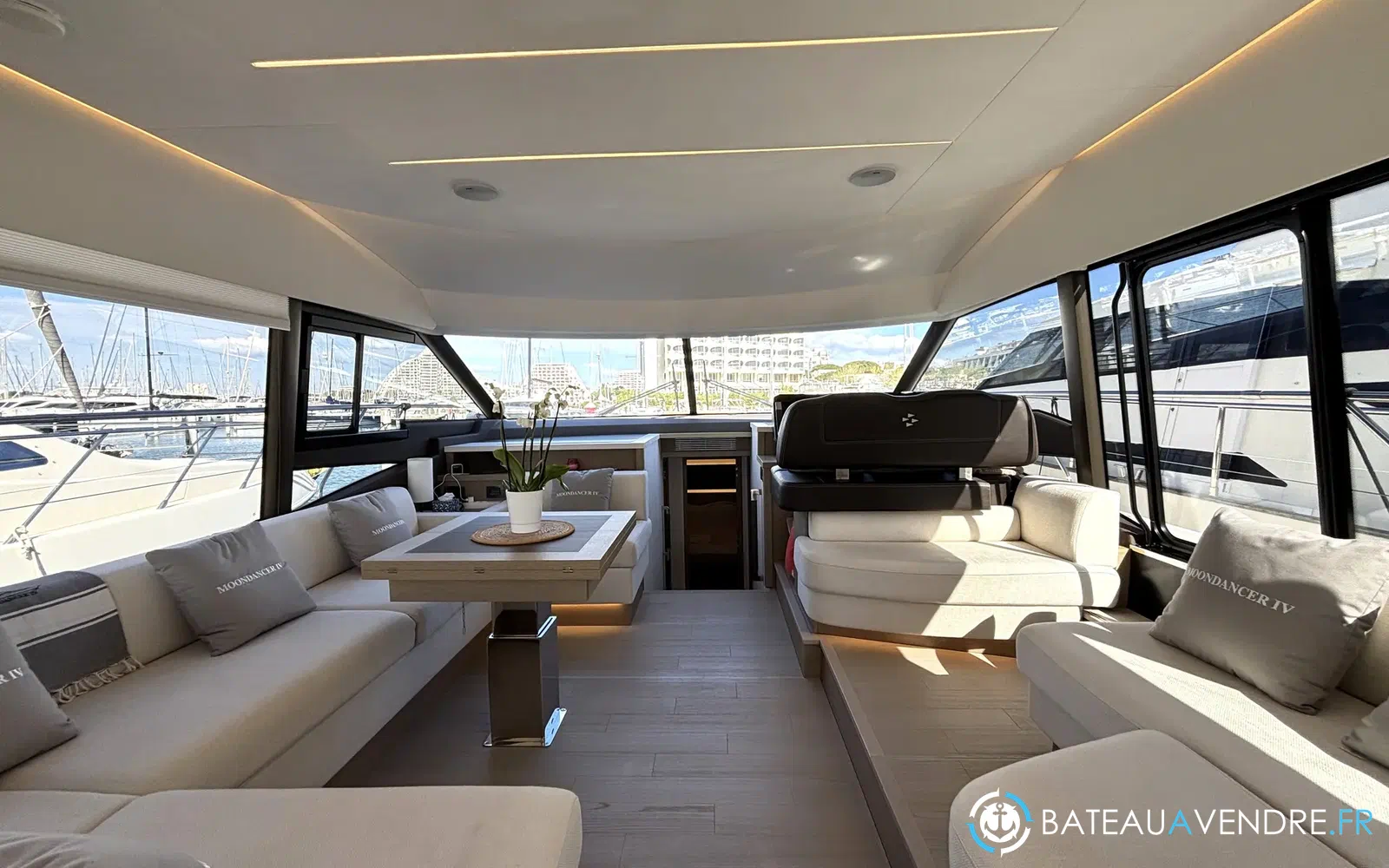slider 7 Prestige Yachts 590 Fly