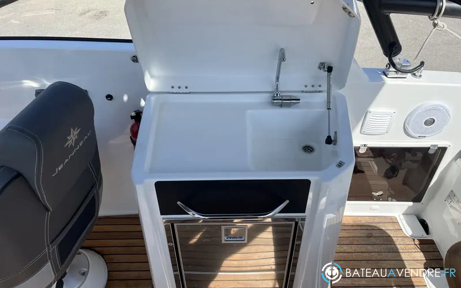 slider 12 Jeanneau Cap Camarat 7.5 BR