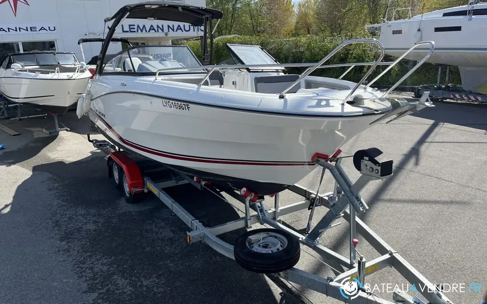 slider 1 Jeanneau Cap Camarat 7.5 BR