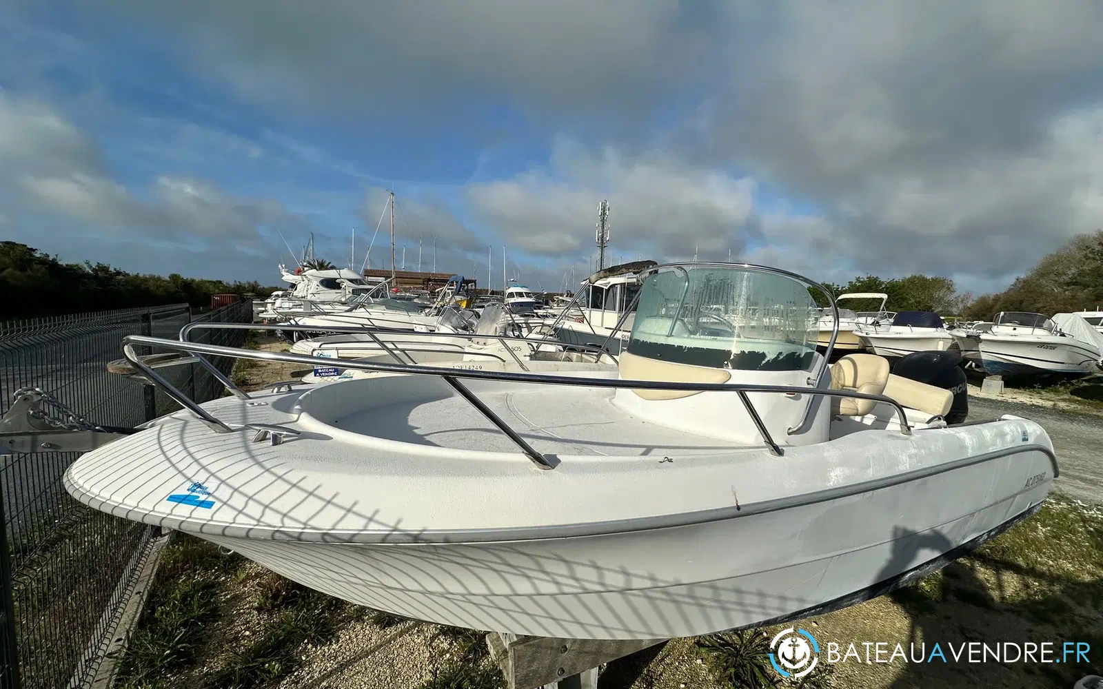 slider 4 Sessa Marine Key Largo 20 Deck
