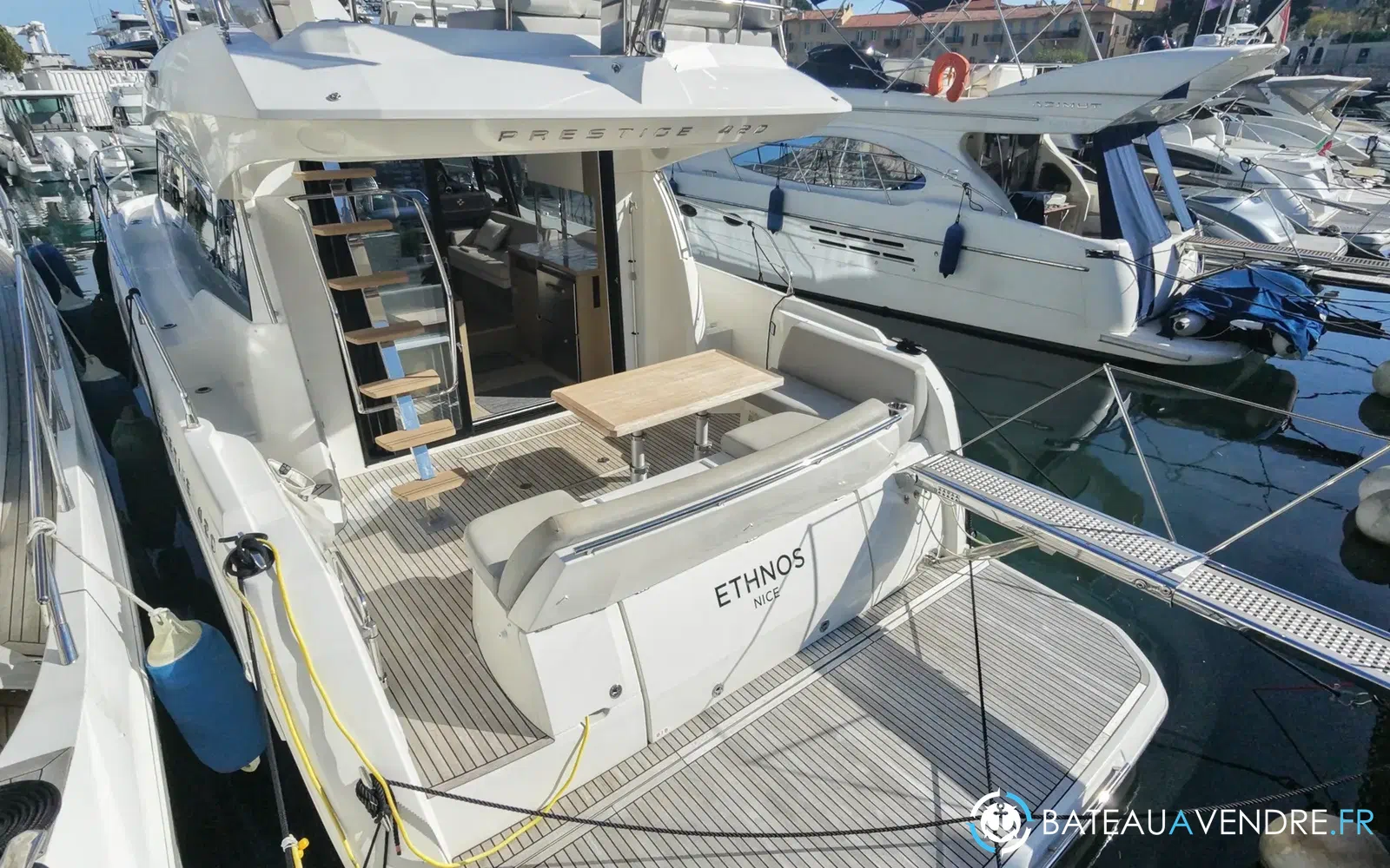 slider 10 Prestige Yachts 420 Fly