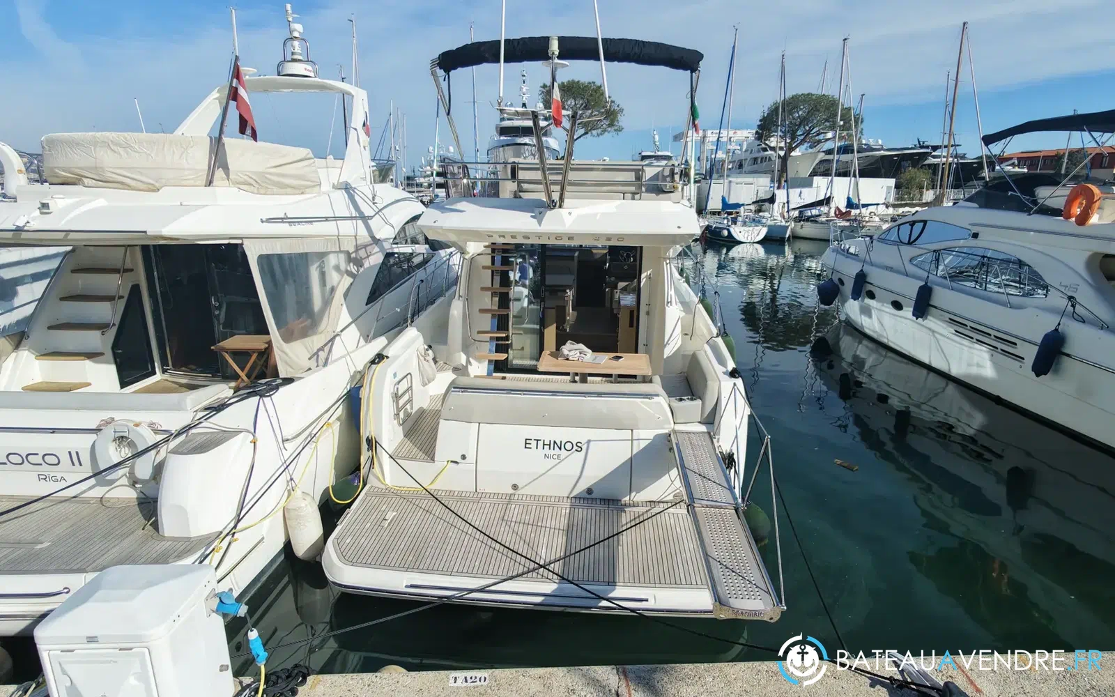 slider 11 Prestige Yachts 420 Fly
