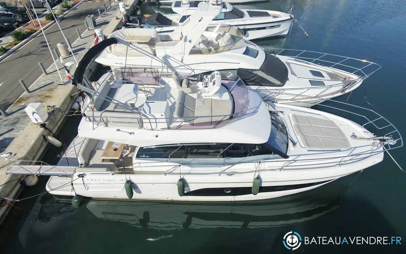 slider 2 Prestige Yachts 420 Fly