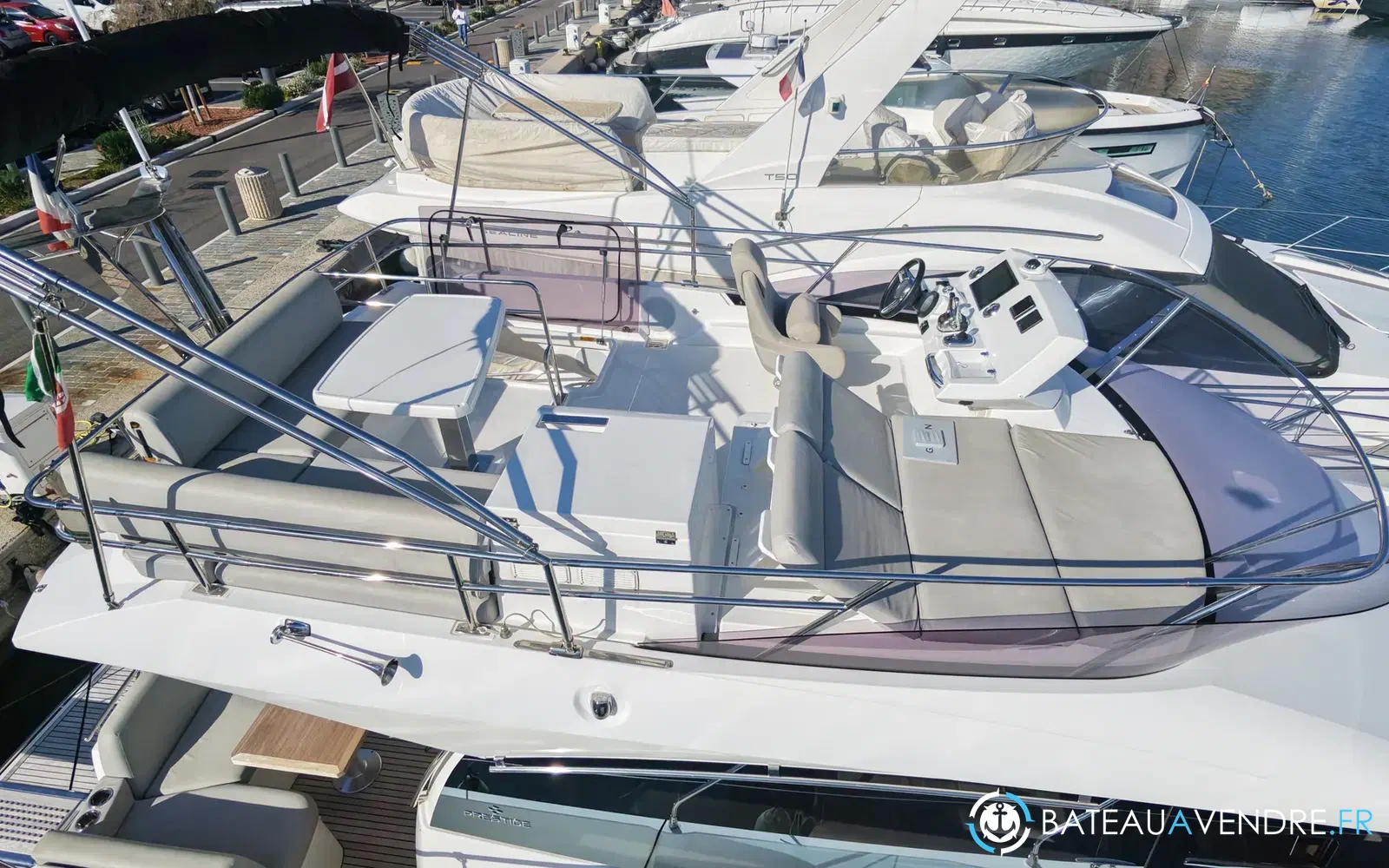 slider 3 Prestige Yachts 420 Fly