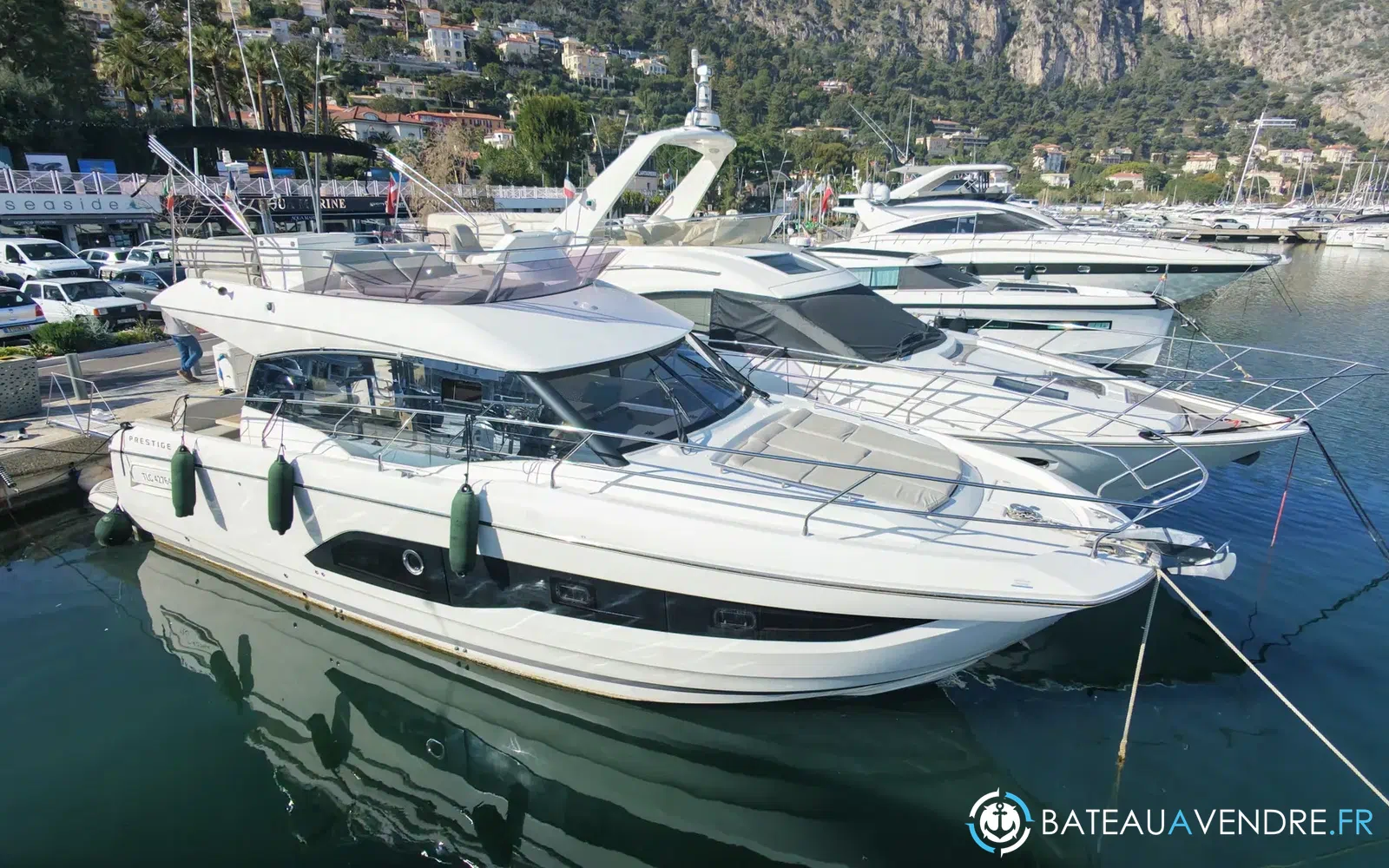slider 8 Prestige Yachts 420 Fly
