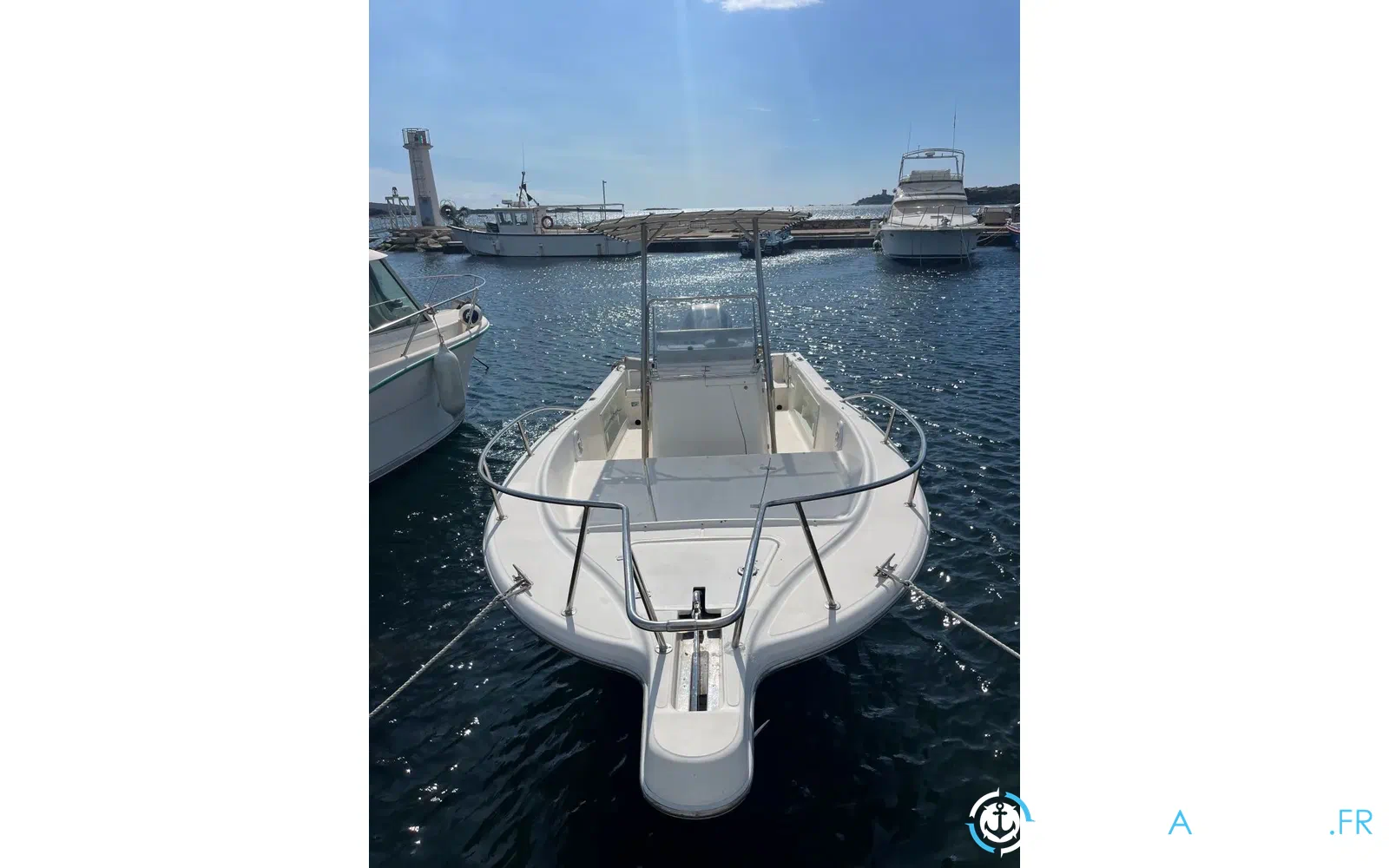 slider 0 Kelt White Shark 225