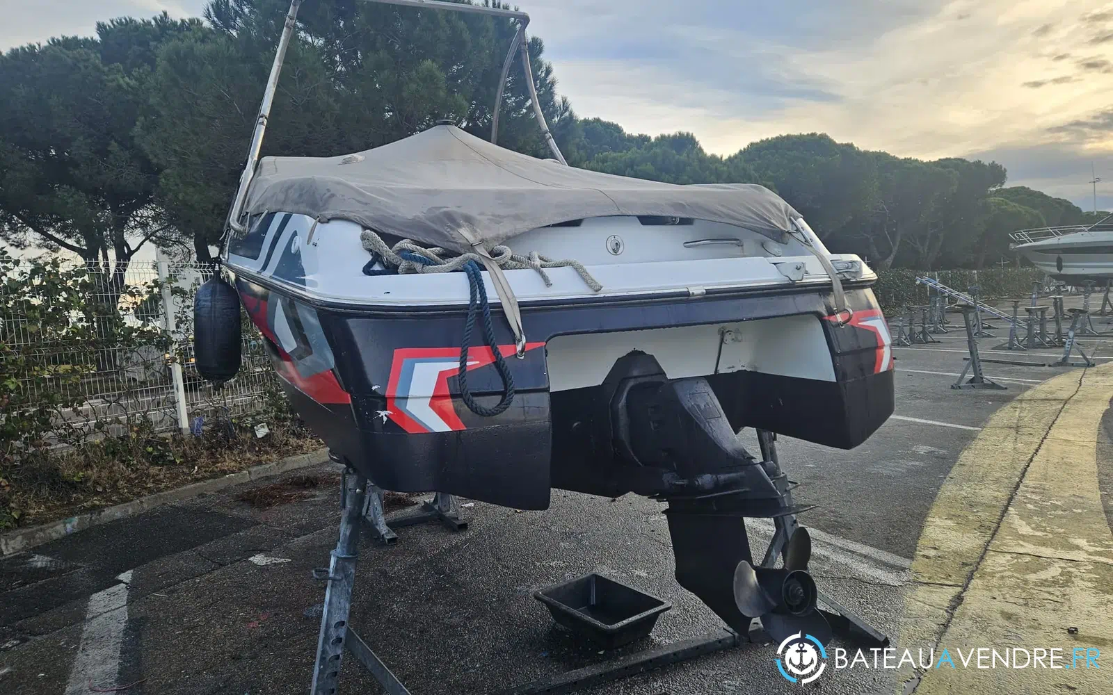 slider 10 Four Winns Sundowner 205