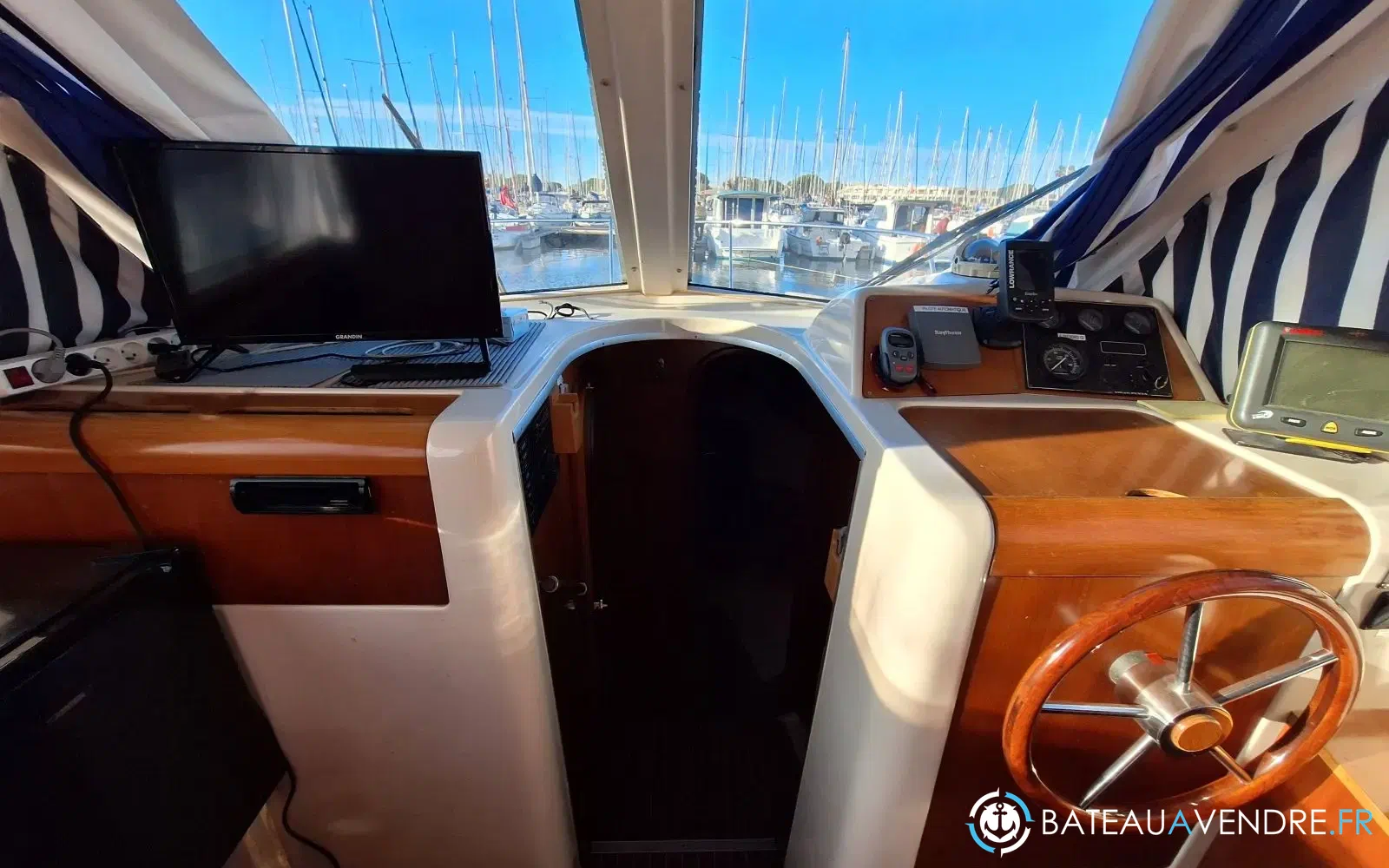 slider 6 Beneteau Antares Serie 9