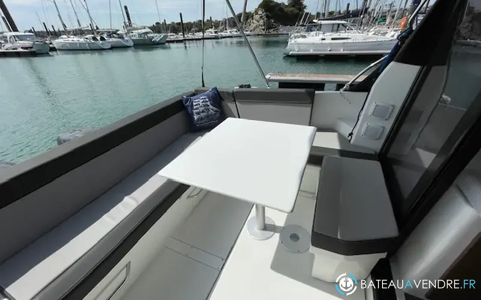 slider 6 Jeanneau Merry Fisher 895
