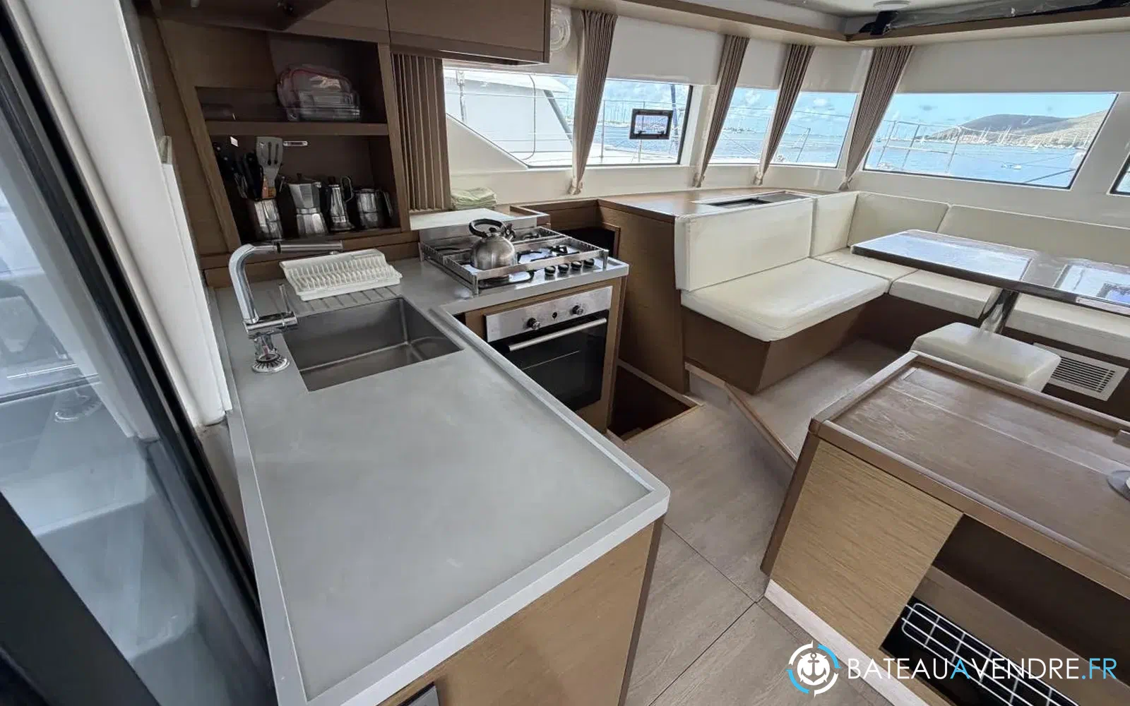 slider 21 Lagoon 50