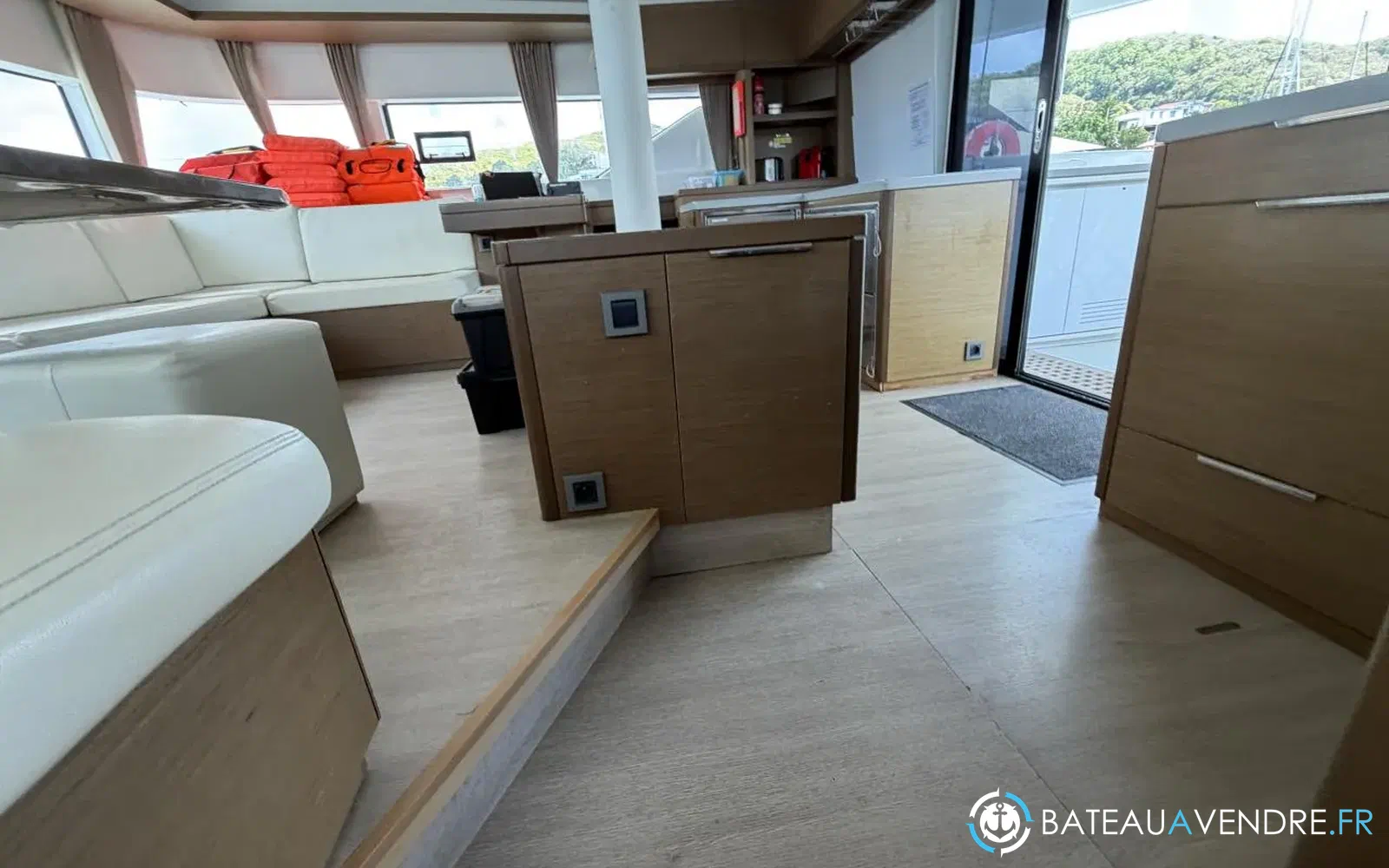 slider 32 Lagoon 50