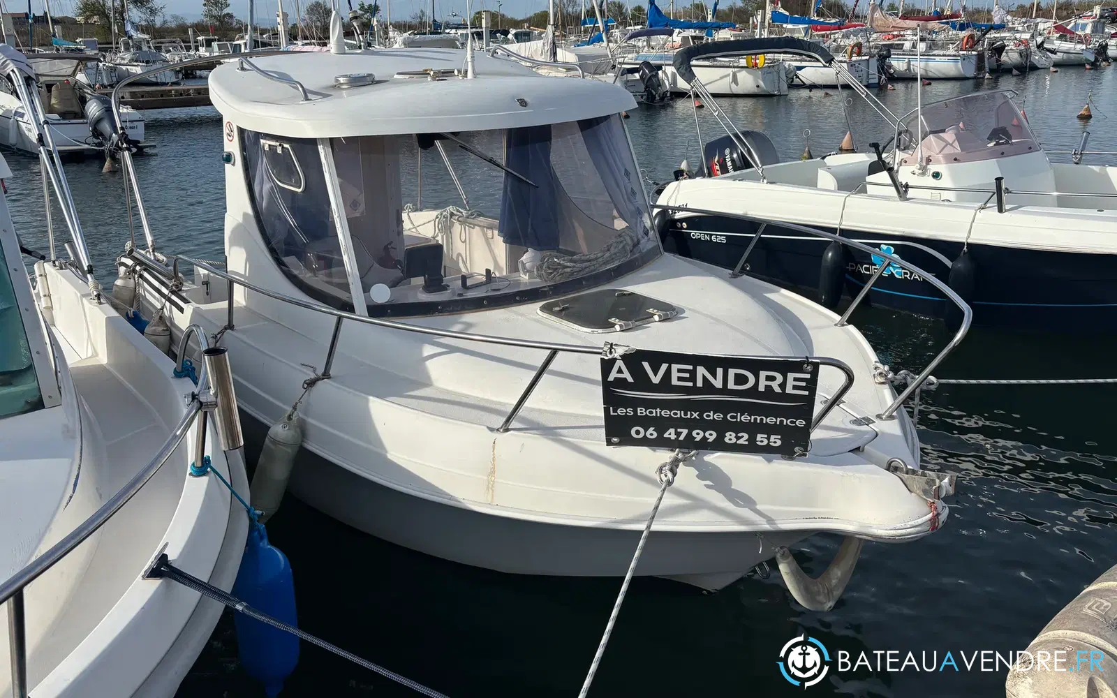 slider 10 Pacific Craft 560 Timonier