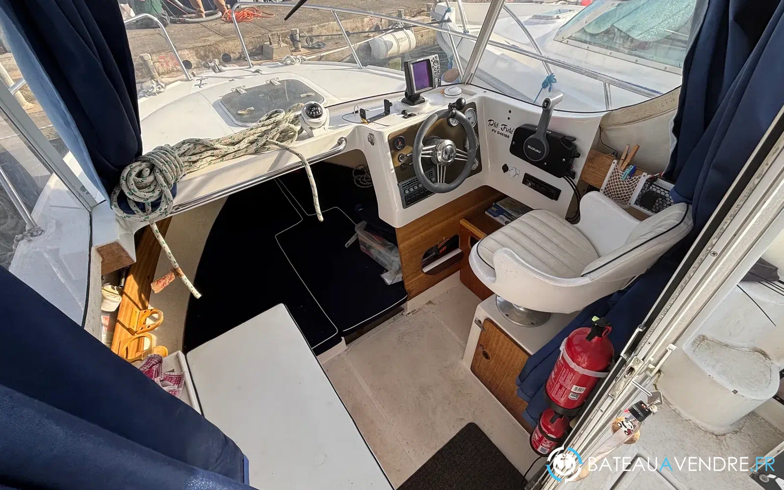 slider 4 Pacific Craft 560 Timonier